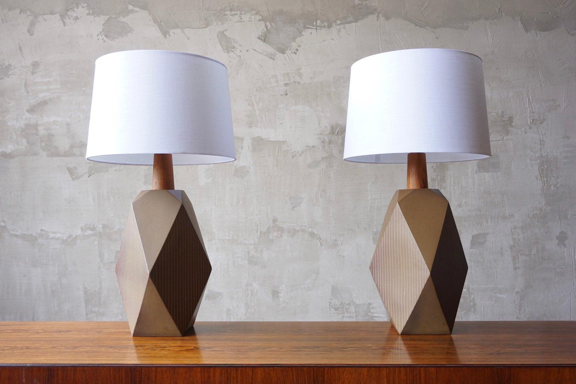 Martz Geometric Ceramic Table Lamps, Pair (Mitte des 20. Jahrhunderts) im Angebot