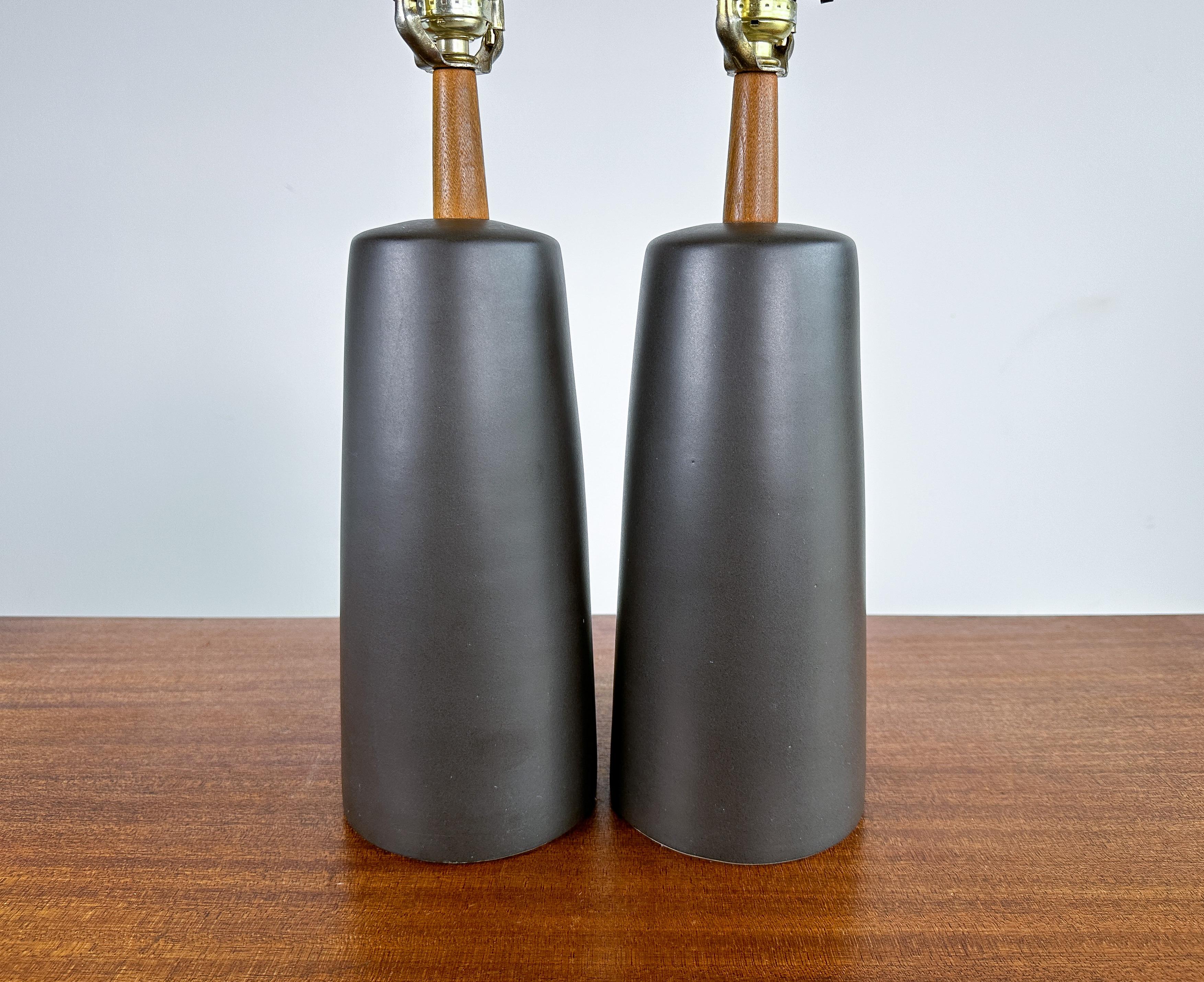 Martz Glazed Ceramic Table Lamps, Marshall Studios, 1960s, a Pair In Good Condition For Sale In Round Rock, TX