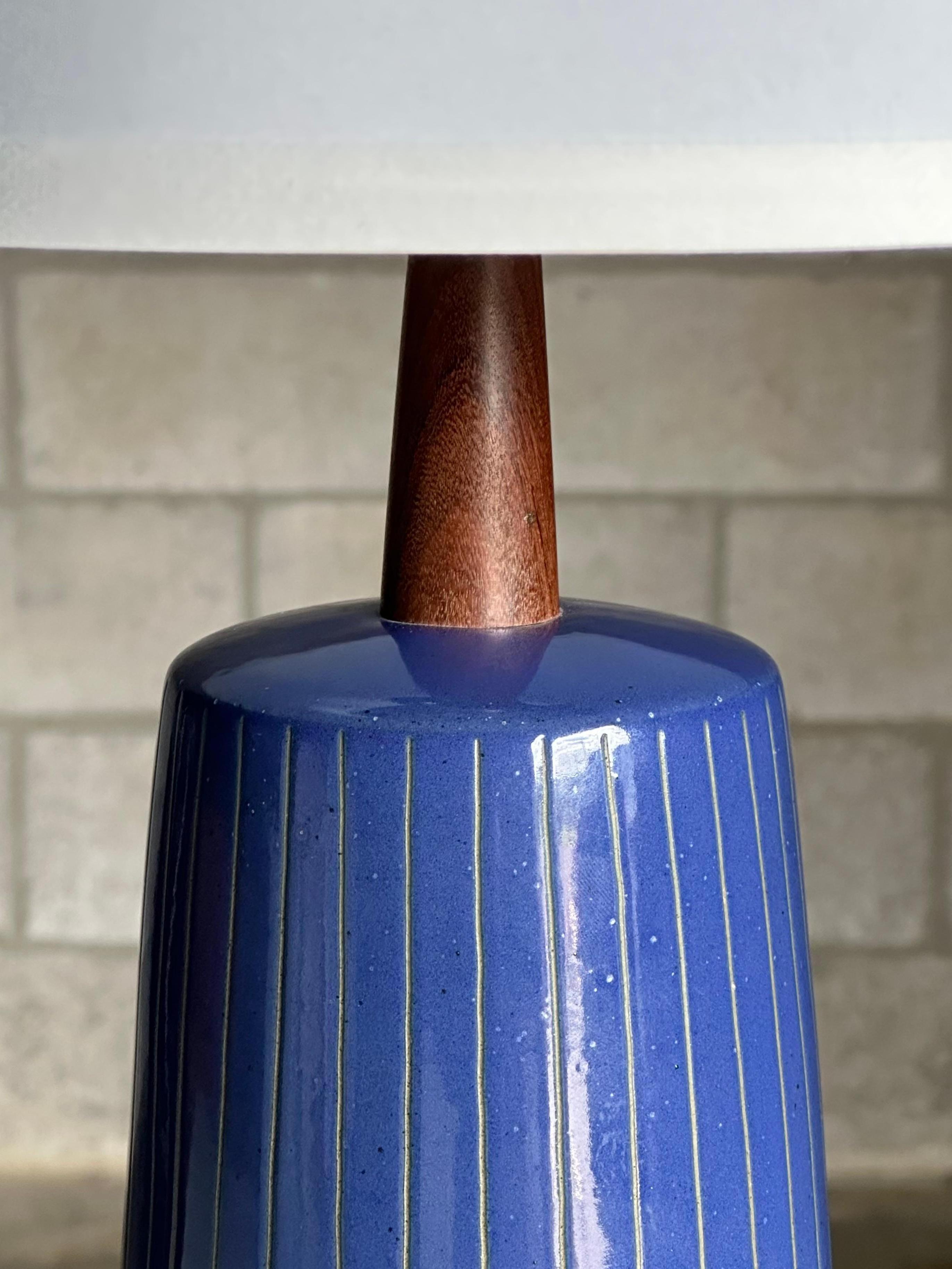 American Martz Lamp by Jane and Gordon Martz/ Marshall Studios, ceramic and walnut  For Sale