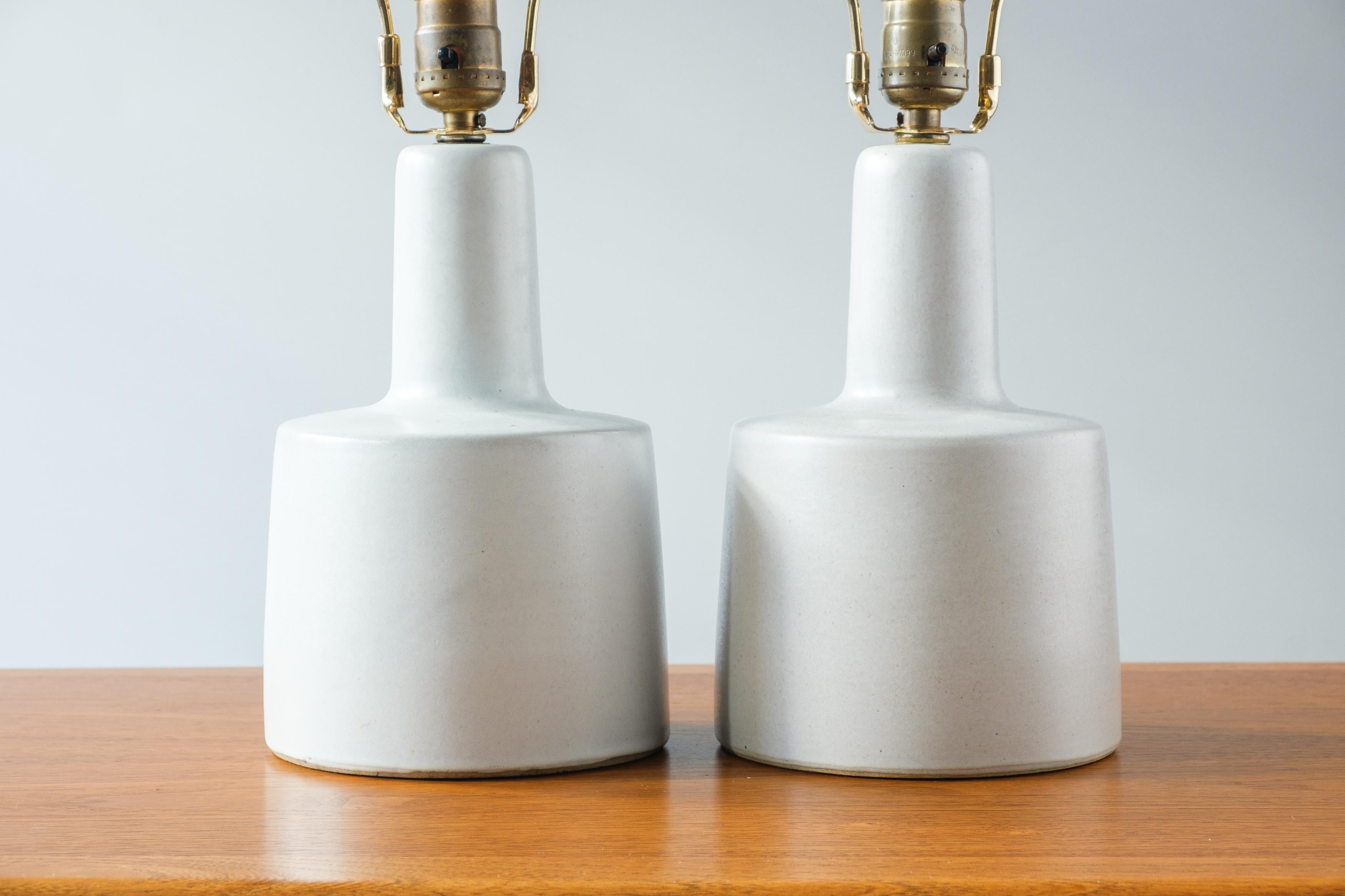 Lampes de table Martz / Marshall Studios Ceramic Pottery-Satin Speckled White Glaze en vente 1