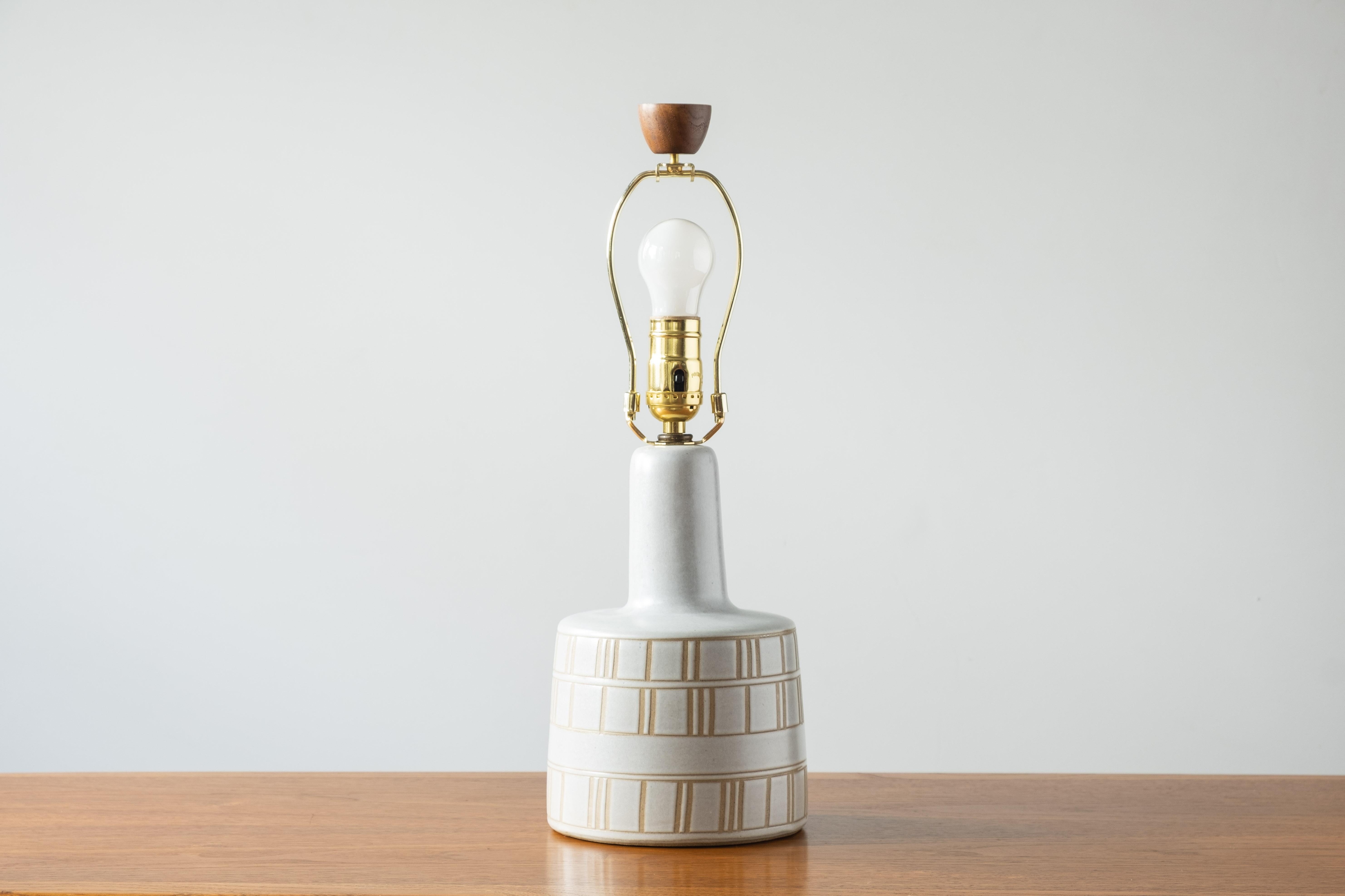 American Martz / Marshall Studios Ceramic Pottery Table Lamp — Satin Speckled White Glaze