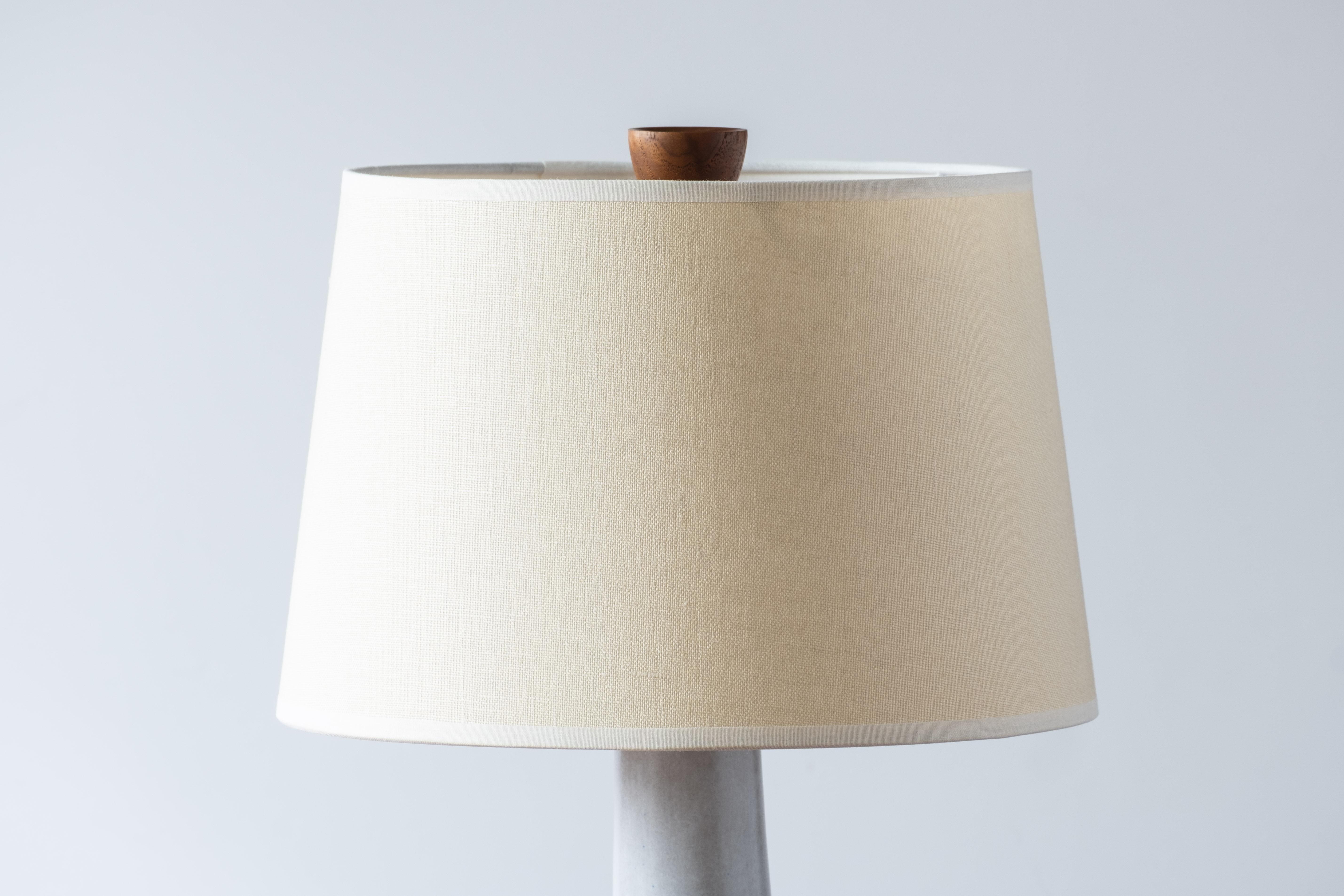 Martz / Marshall Studios Ceramic Pottery Table Lamp — Satin Speckled White Glaze In Good Condition In Portland, OR