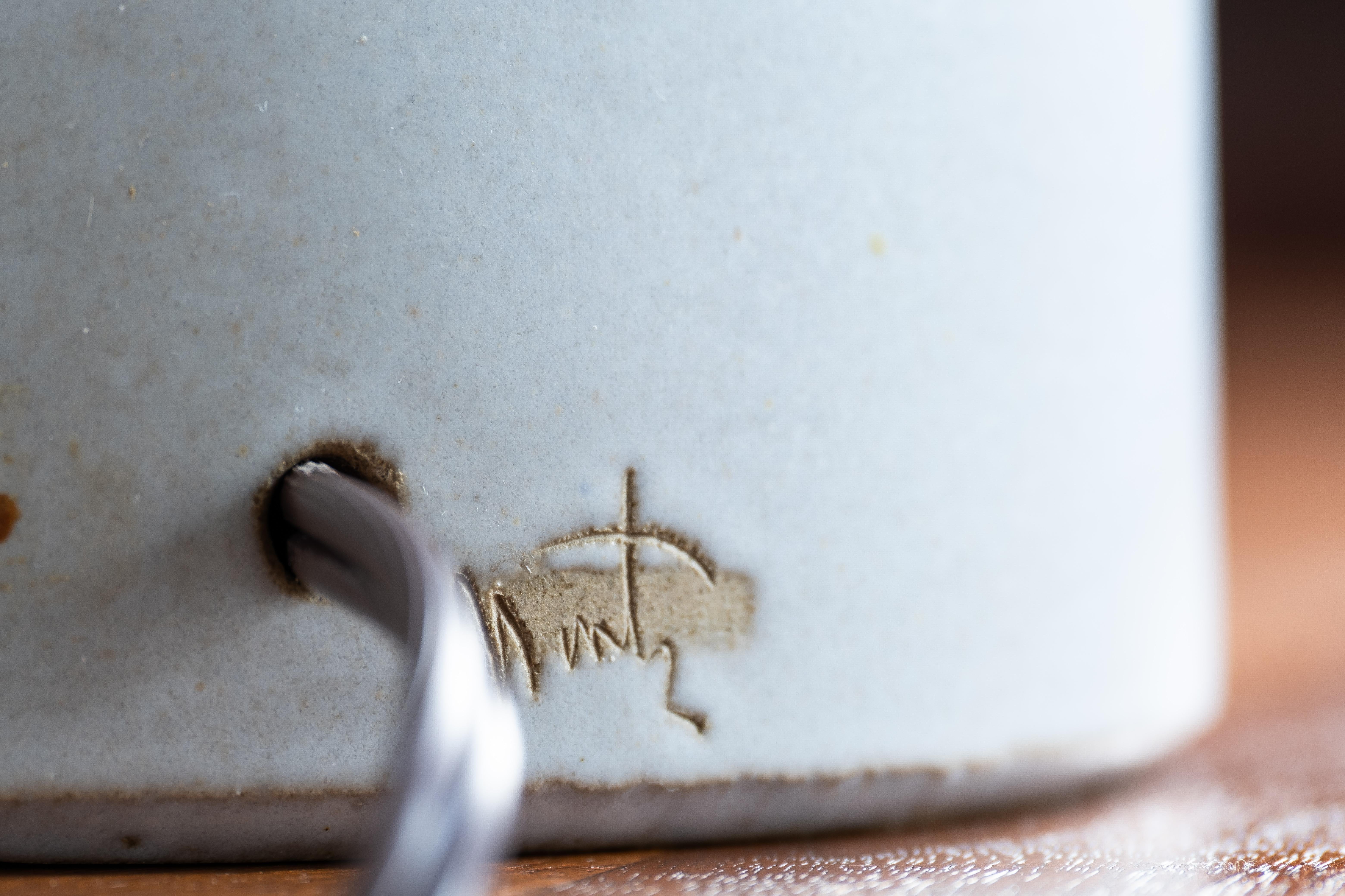 Brass Martz / Marshall Studios Ceramic Pottery Table Lamp — Satin Speckled White Glaze For Sale