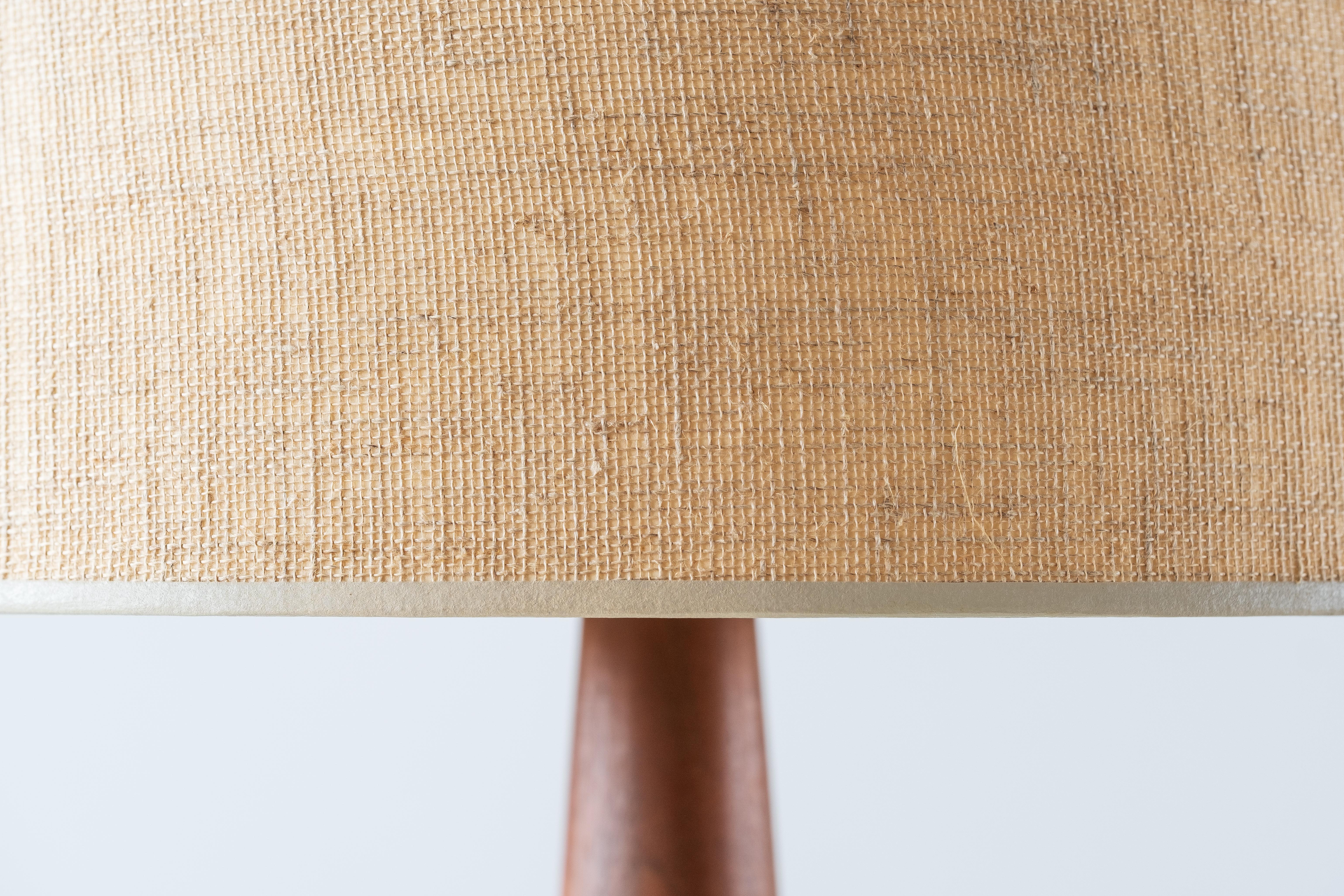 Lampe de table en céramique Martz/Marshall Studios, glaçure noire à rayures verticales en vente 2