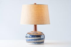 Lampe de table en céramique Martz/Marshall Studios, glaçure noire à rayures verticales