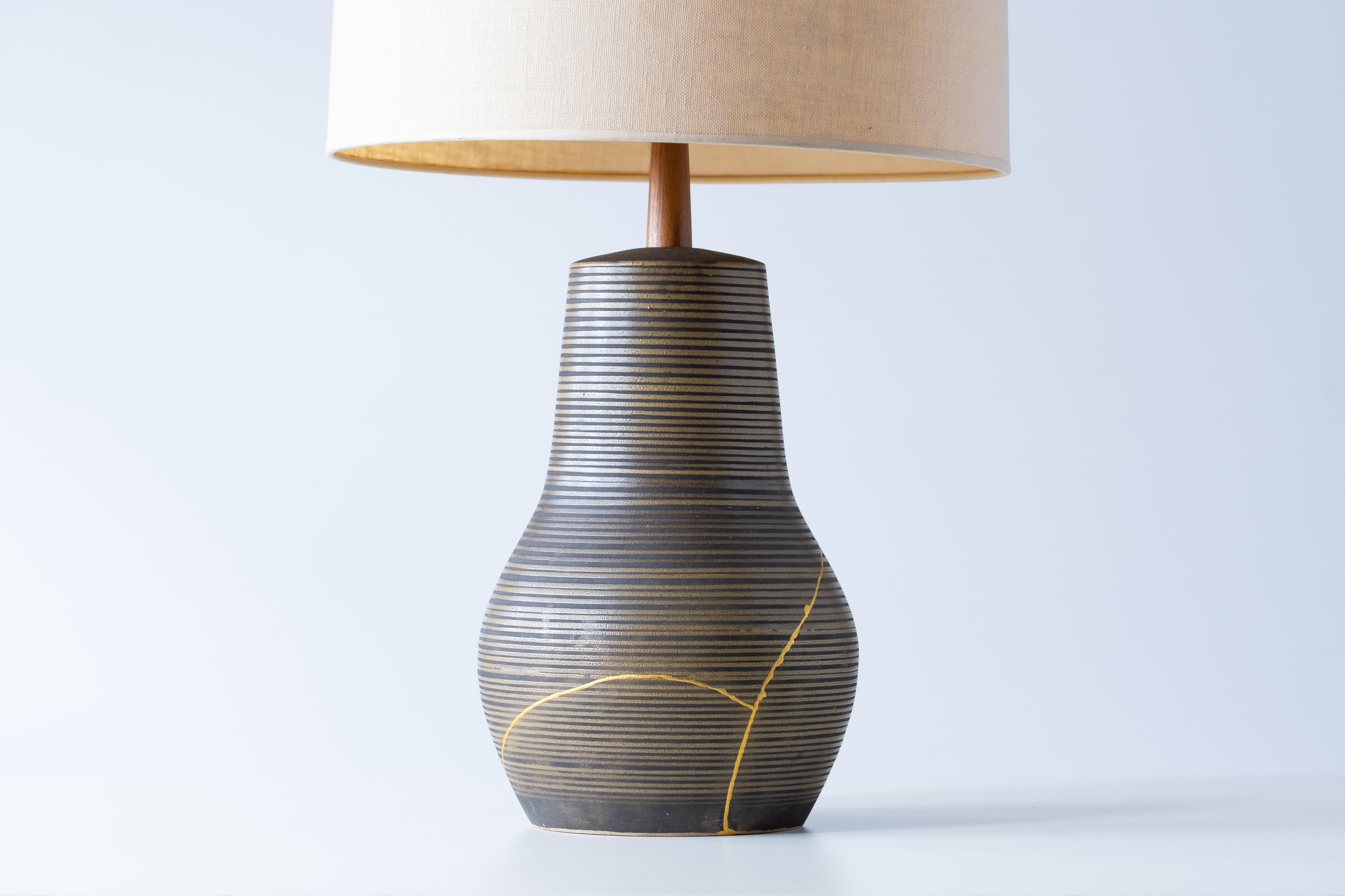 American Martz / Marshall Studios Ceramic Table Lamp — Kintsugi Repair Black Glaze For Sale