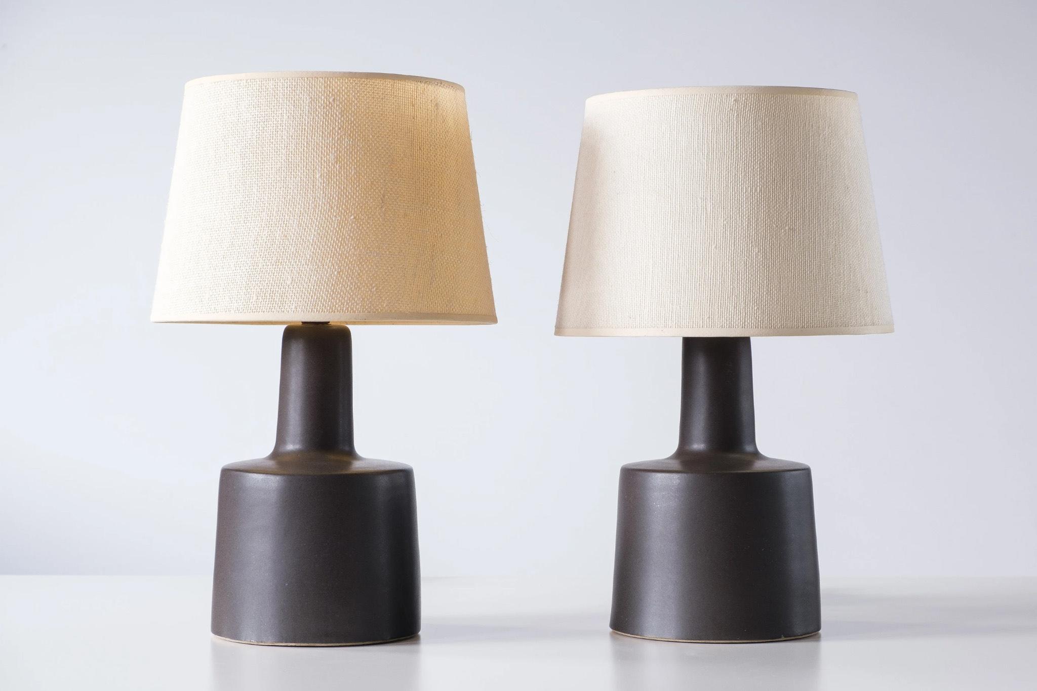 Martz / Marshall Studios Ceramic Table Lamp Pair, Matte Black/Dark Gray Glaze Glaseado en venta