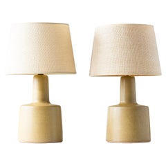 Coppia di lampade da tavolo in ceramica di Marshall Studios, smalto giallo ocra opaco