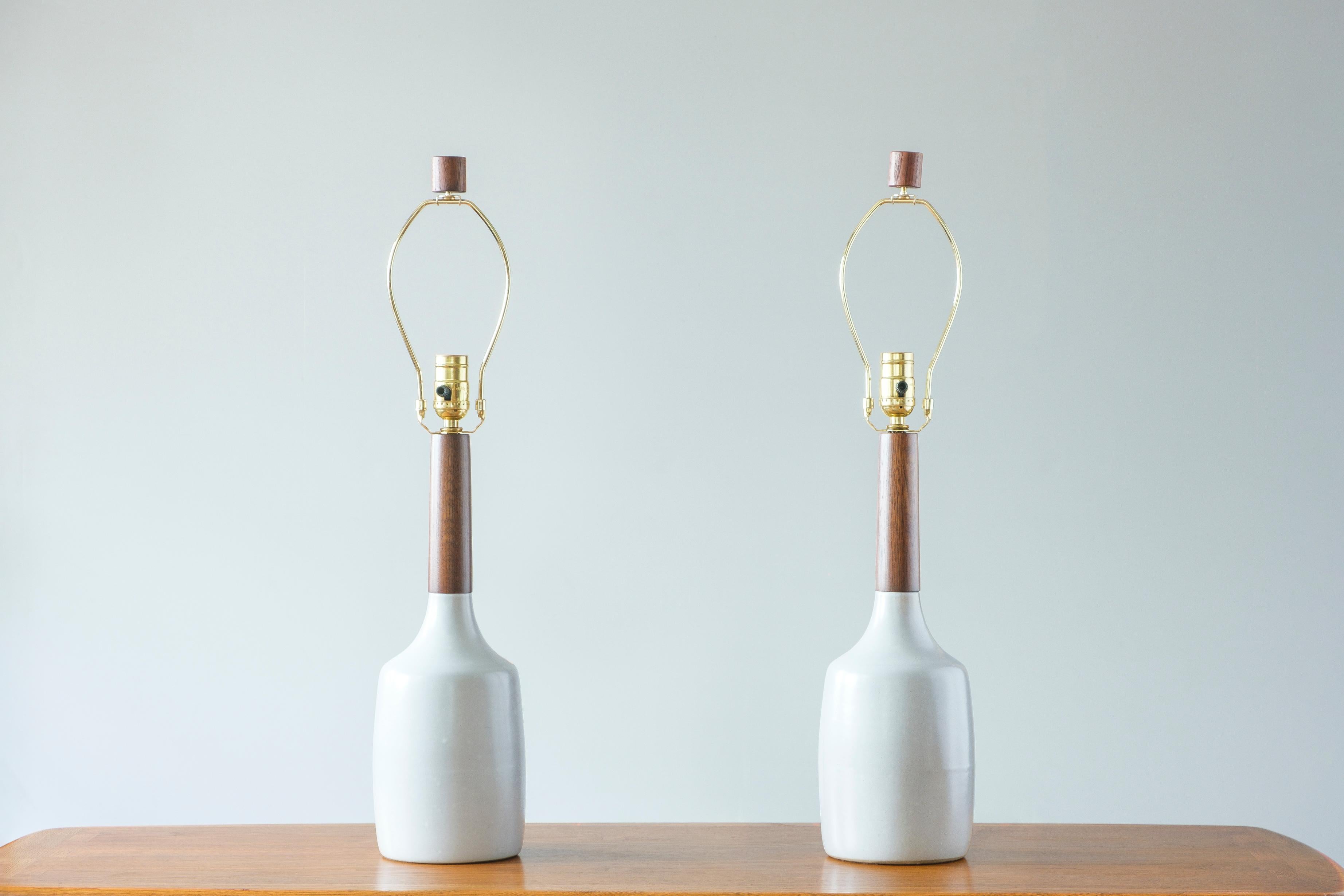 Glazed Martz / Marshall Studios Ceramic Table Lamp Pair — Speckled White Glaze with Tea