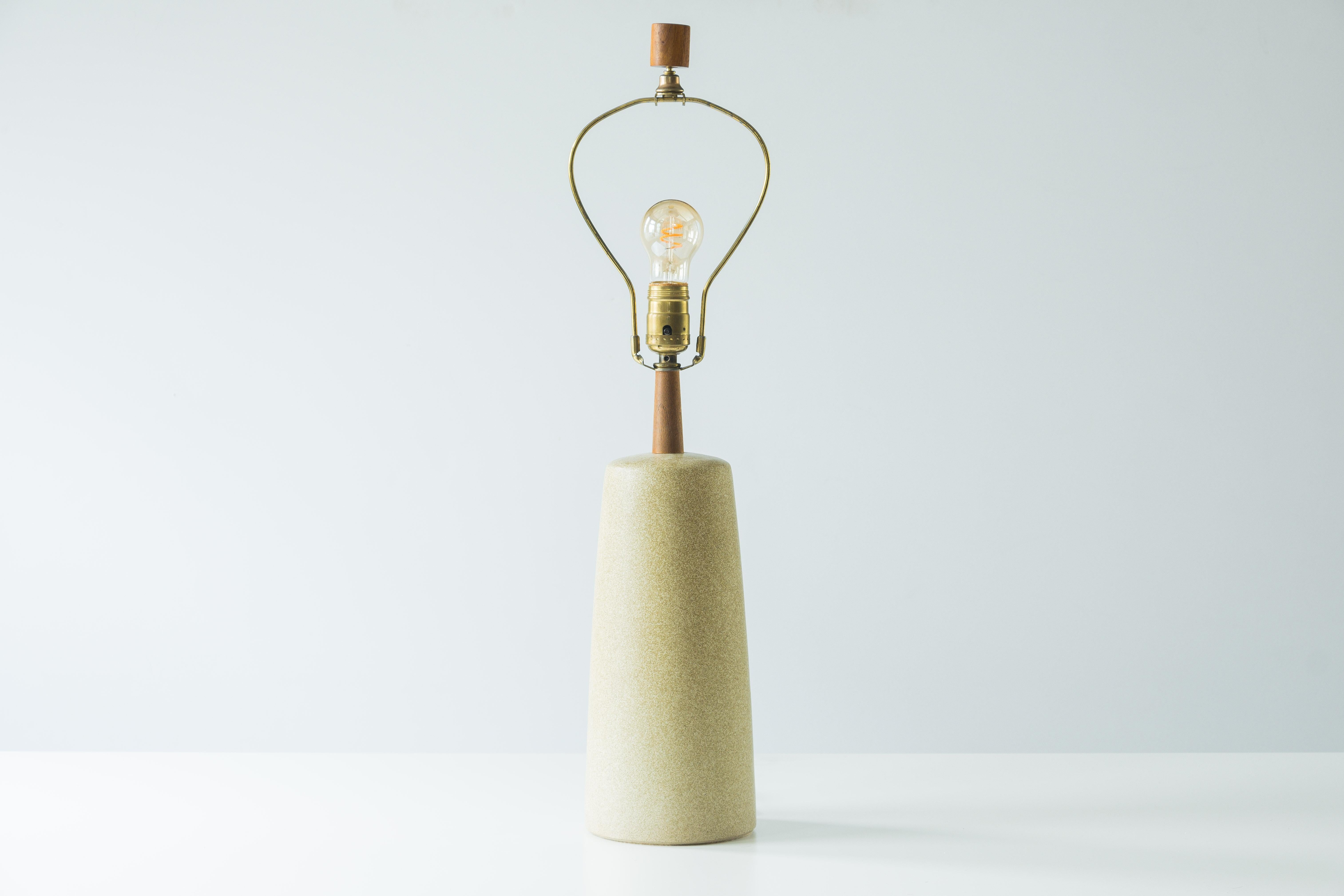 Martz / Marshall Studios Ceramic Table Lamp, Tan Sand Glaze In Good Condition In Portland, OR