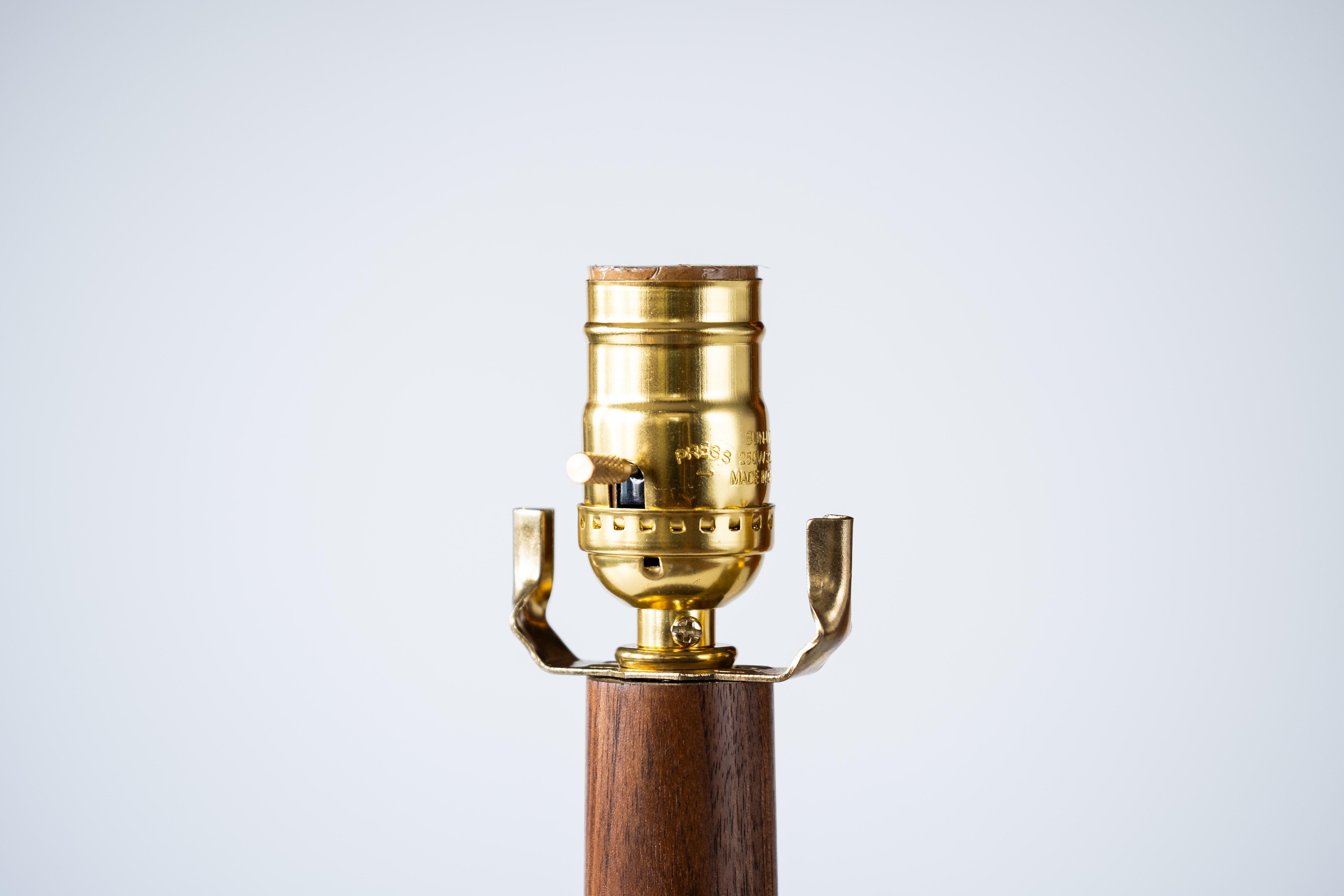 Lampe de table en céramique Martz / Marshall Studios - glaçure blanche avec tourbillons bleus et bruns en vente 2