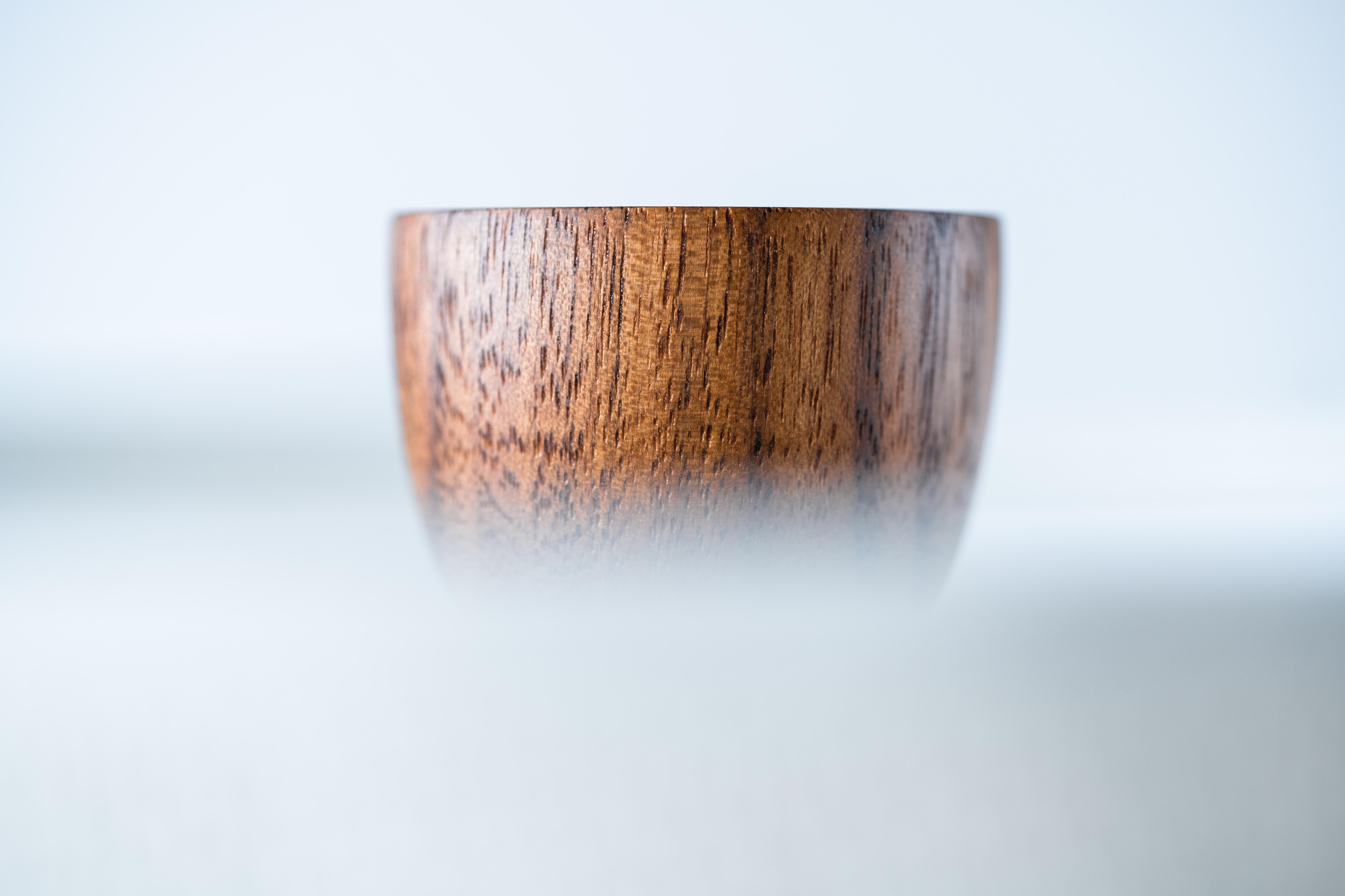 Milieu du XXe siècle Lampe de table en céramique Martz / Marshall Studios - glaçure blanche avec tourbillons bleus et bruns en vente