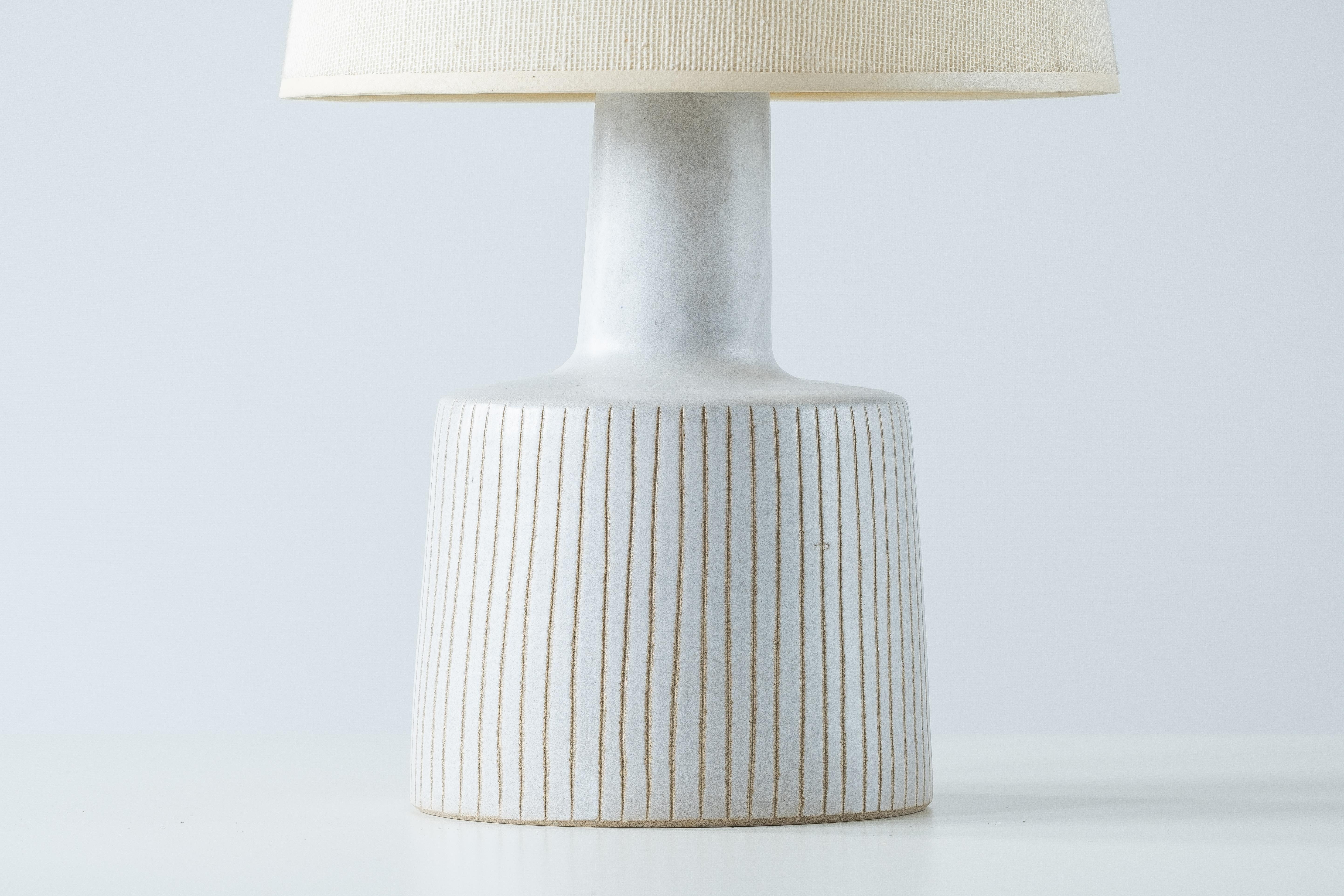 Martz / Marshall Studios Ceramic Table Lamp, White Glaze with Vertical Stripes In Good Condition In Portland, OR