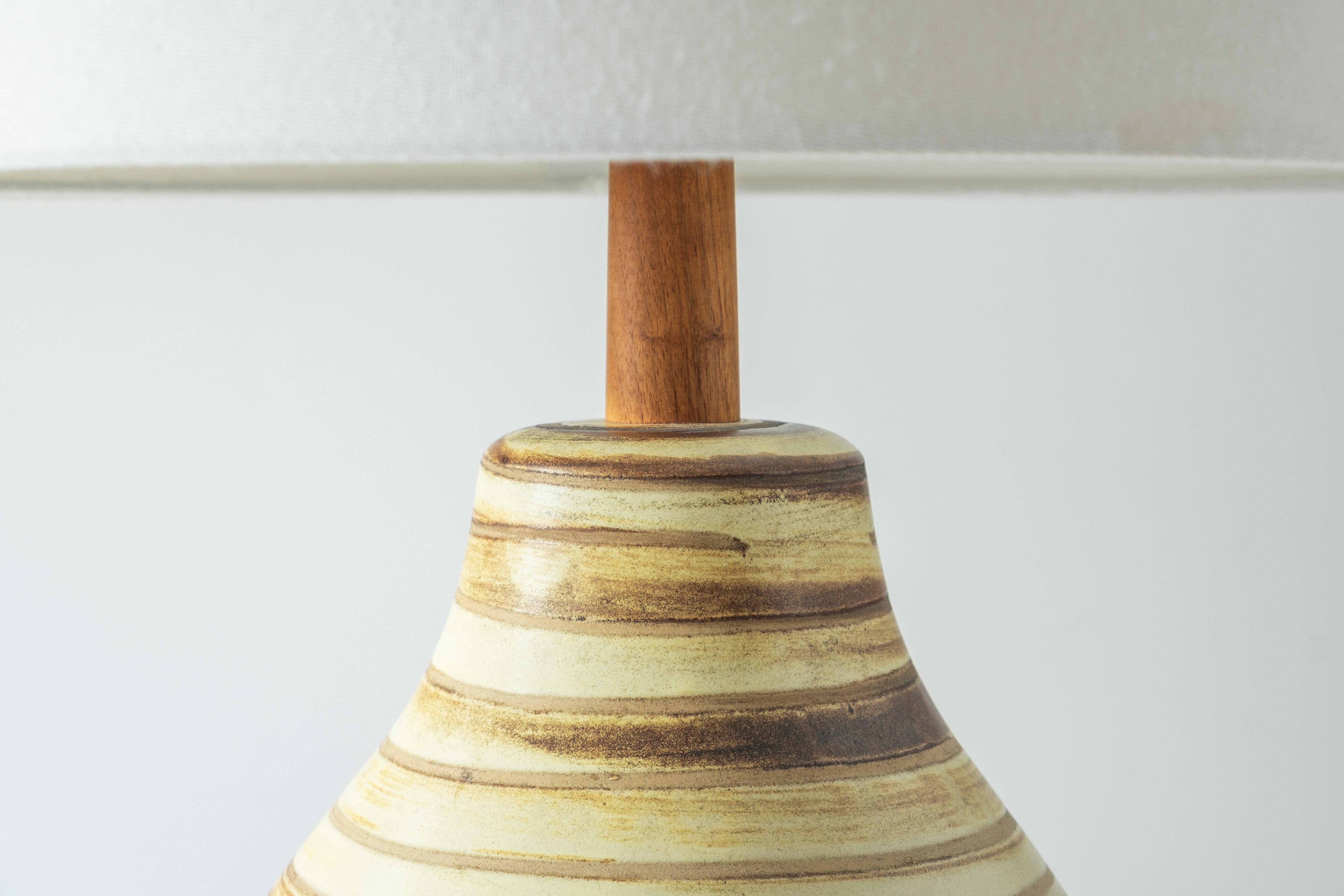 Mid-20th Century Martz / Marshall Studios Mid Century Ceramic Table Lamp, Pale Yellow / Brown