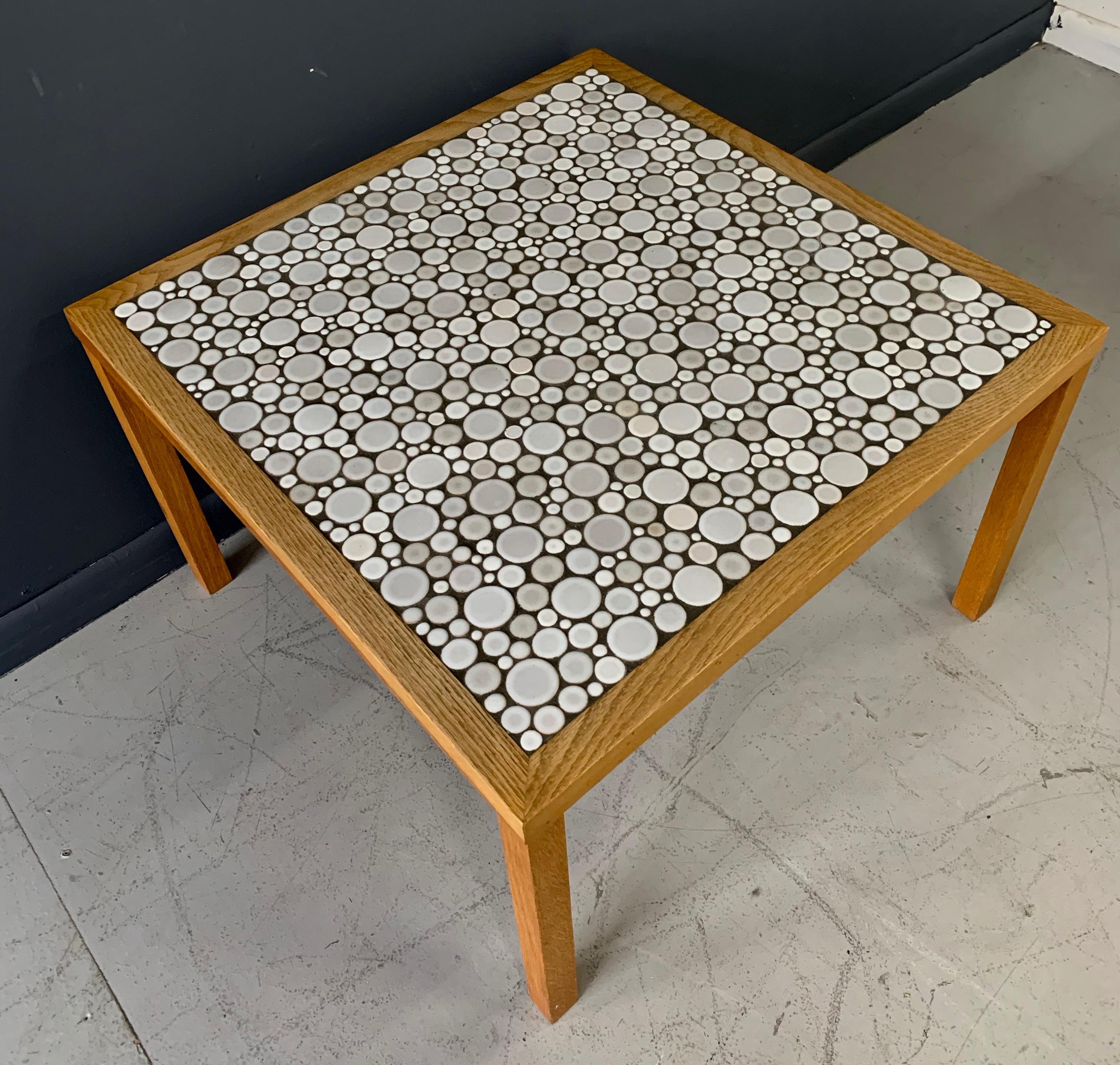 Mid-Century Modern Martz Square Coffee Table in White Ceramic Circular Tiles Set in Charcoal Grout For Sale