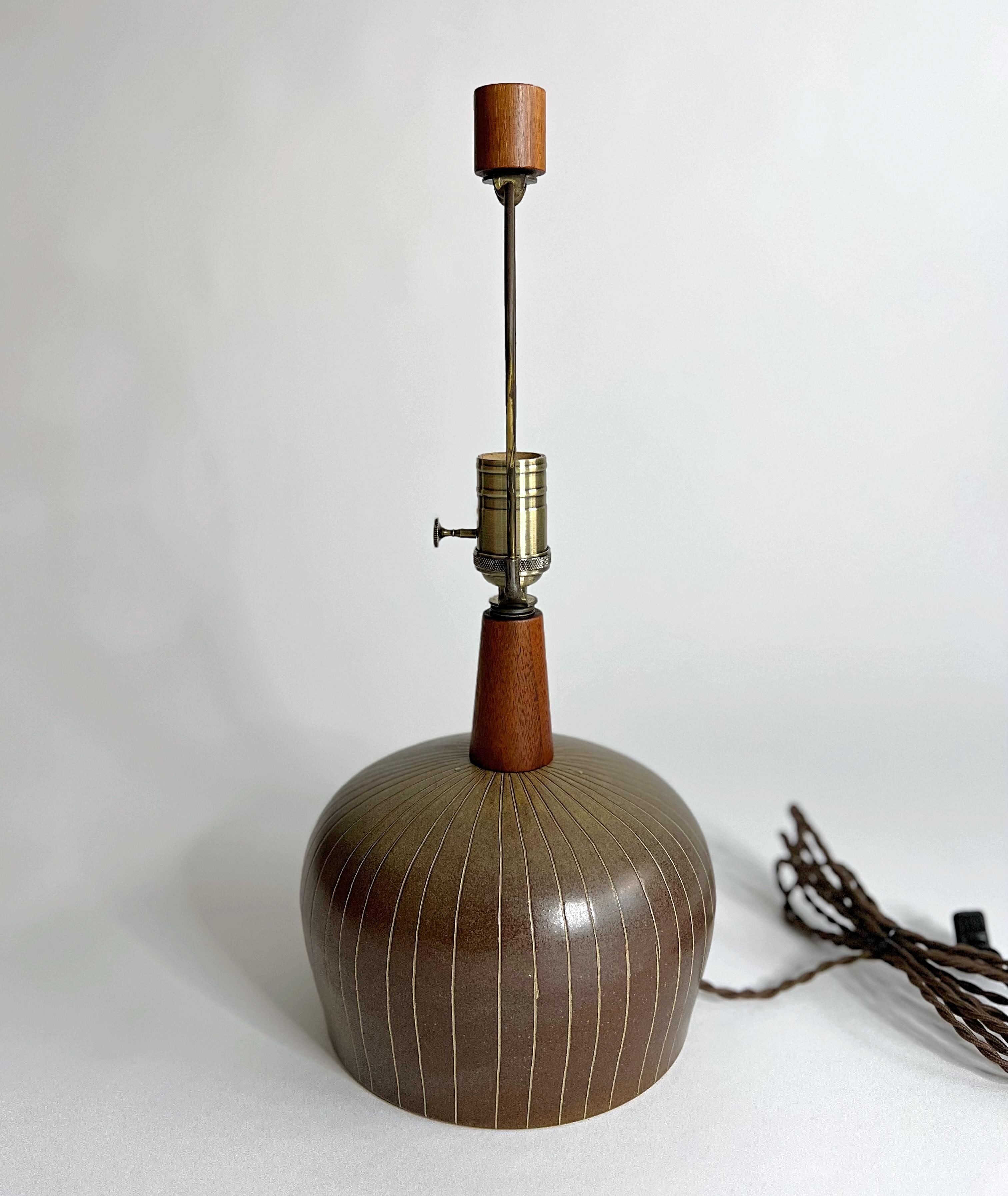 Fait main Lampe de bureau Martz par Jane & Gordon Martz, années 1960, céramique en vente
