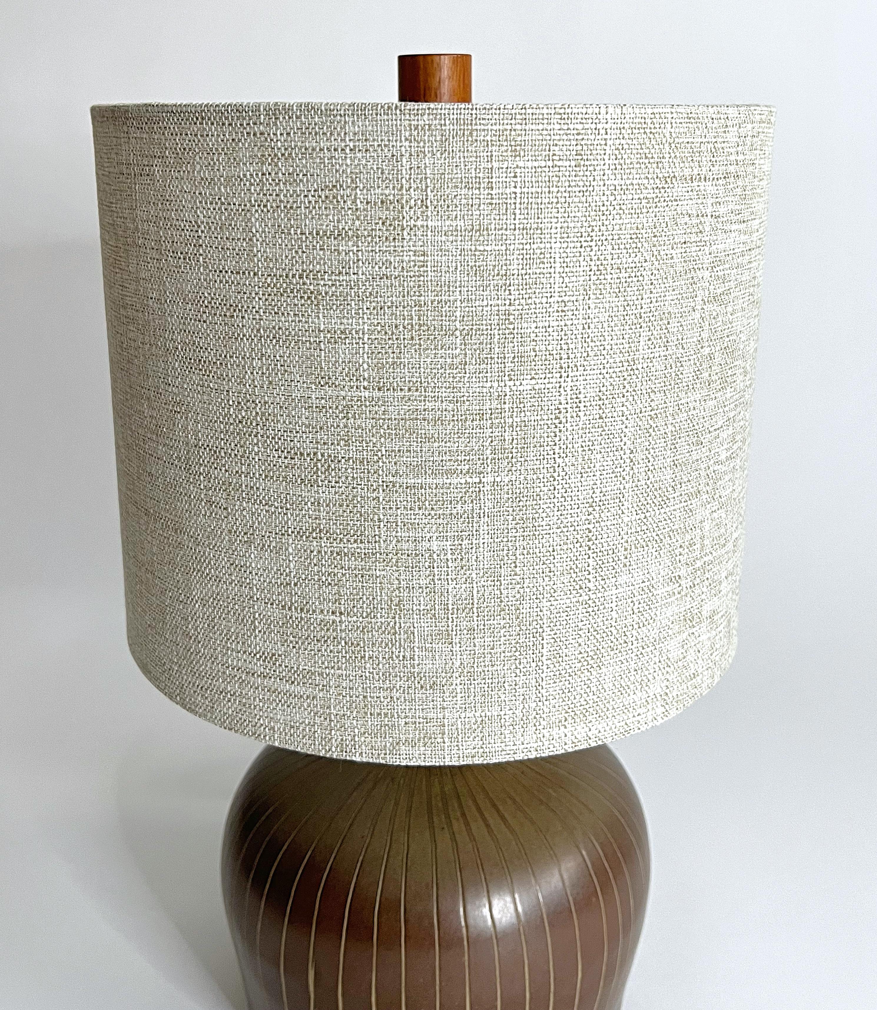 Lampe de bureau Martz par Jane & Gordon Martz, années 1960, céramique Bon état - En vente à South Jordan, UT