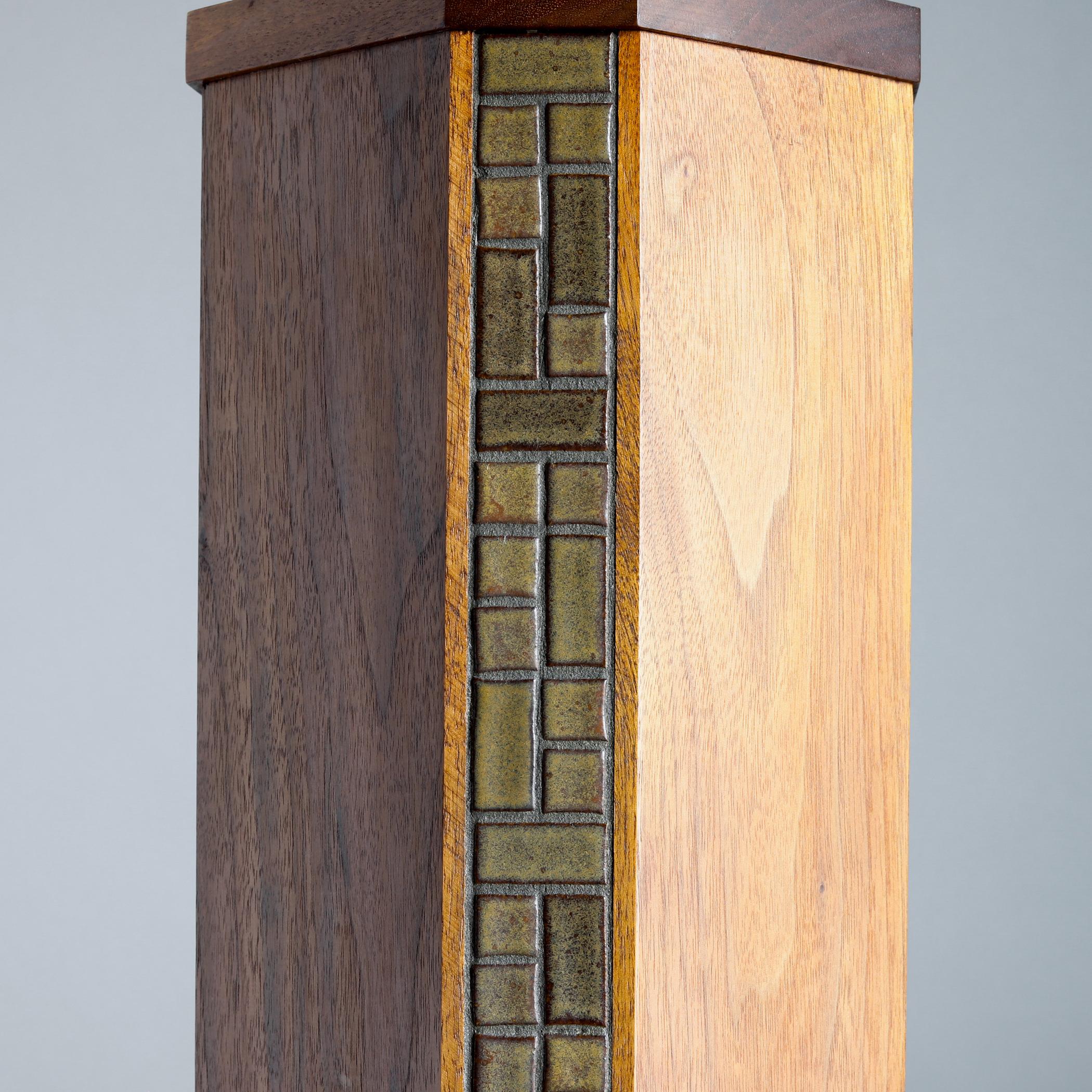 Mid-20th Century Martz Walnut and Ceramic Tile Lamp, Jane and Gordon Martz Marshall Studios 1960s For Sale