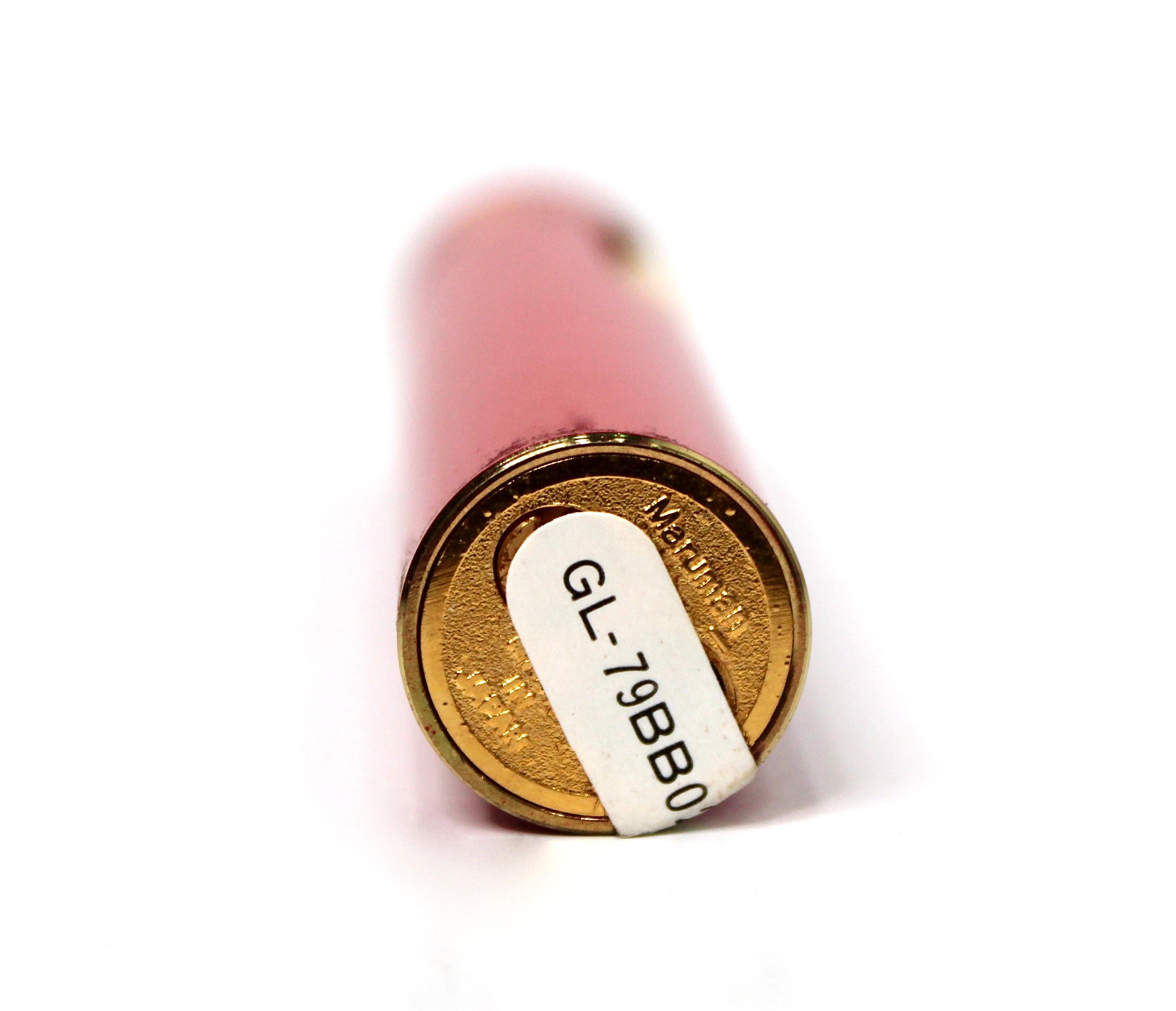 Briquet à cylindre en laque rouge de Maruman circa 1970 en vente 2