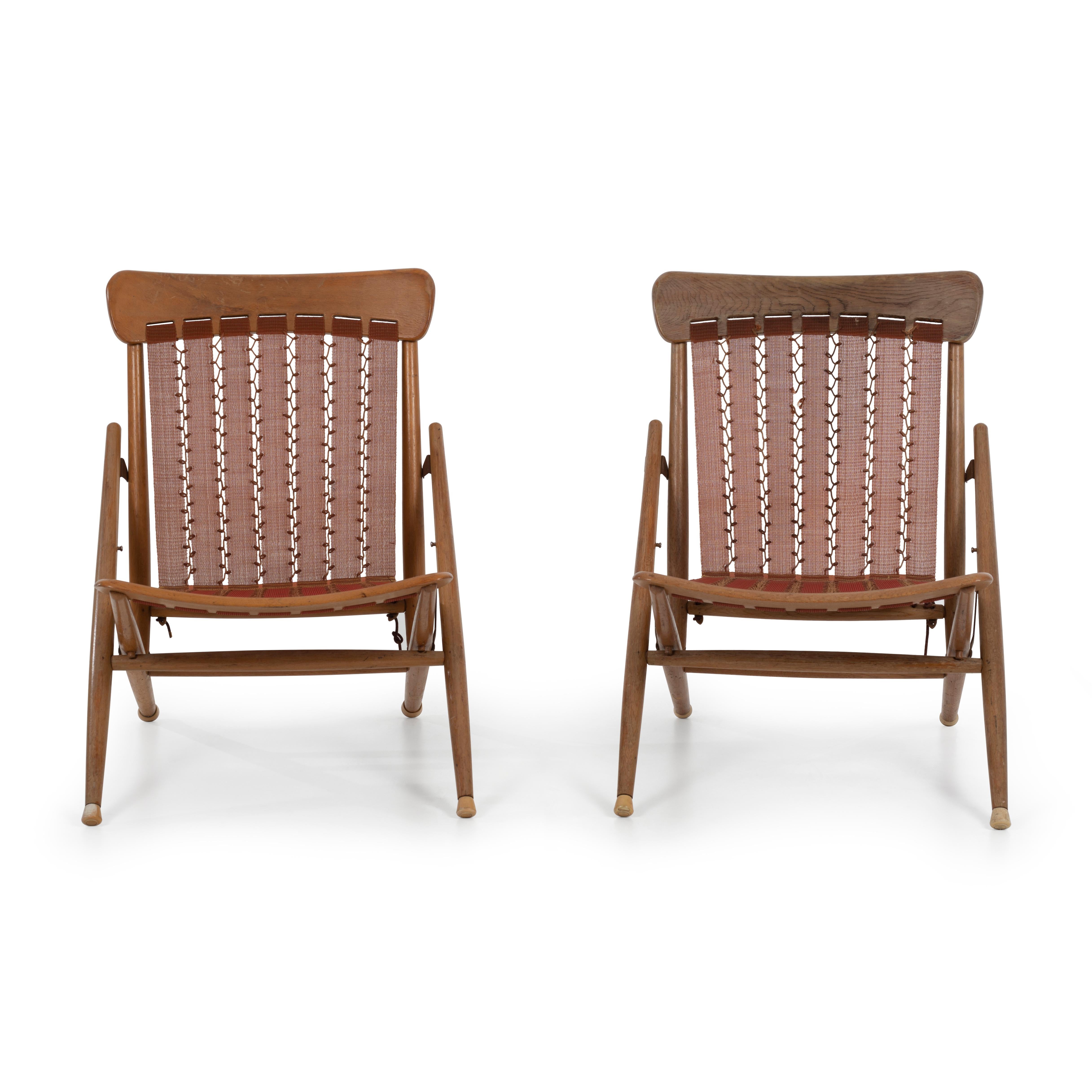 Maruni Mokko of Japan folding sling chairs,
Quarter sawn oak frame with original brown nylon mesh. Original very good condition.
Label on underside Maruni.