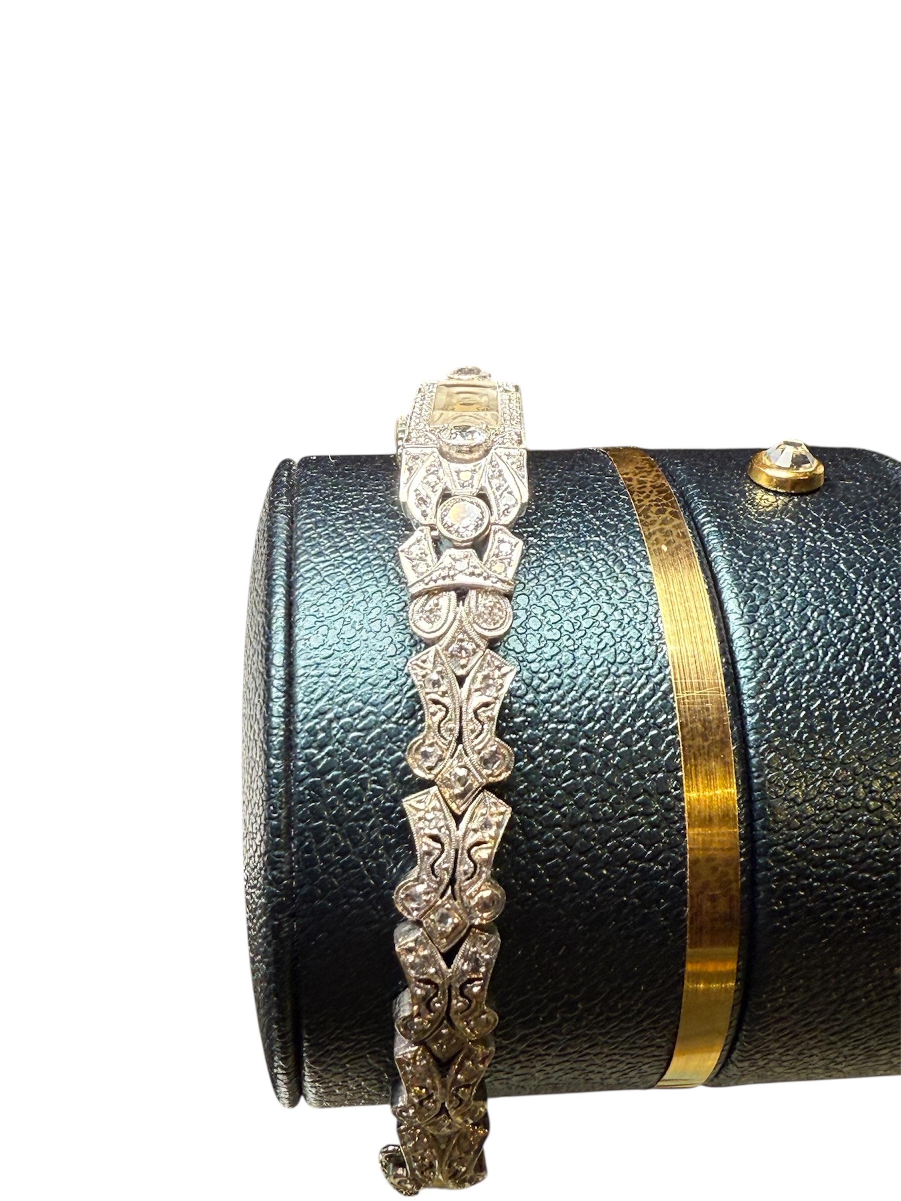 Reloj de pulsera de mujer Marvel de platino y diamantes en venta 8