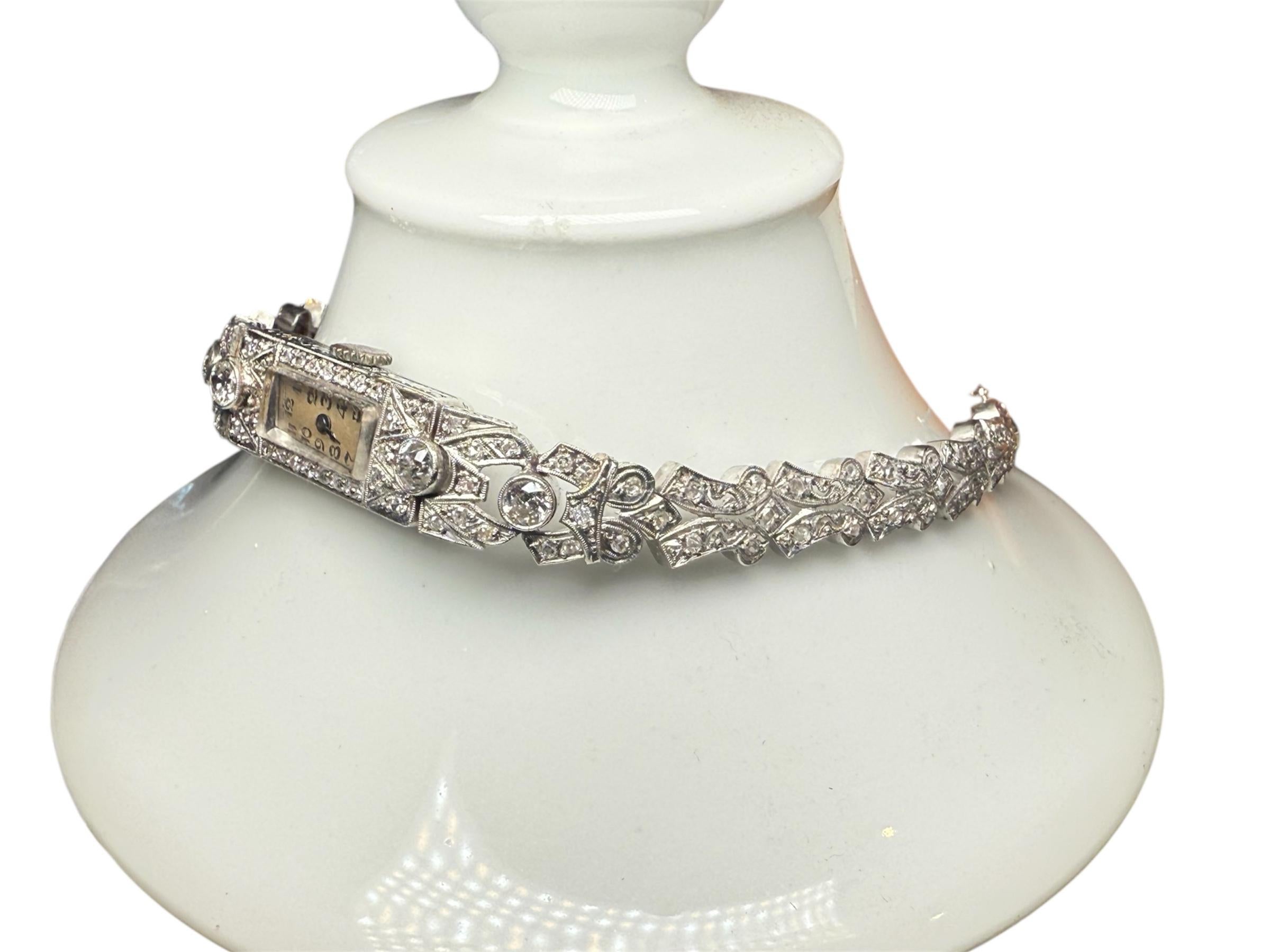 Reloj de pulsera de mujer Marvel de platino y diamantes Art Decó en venta