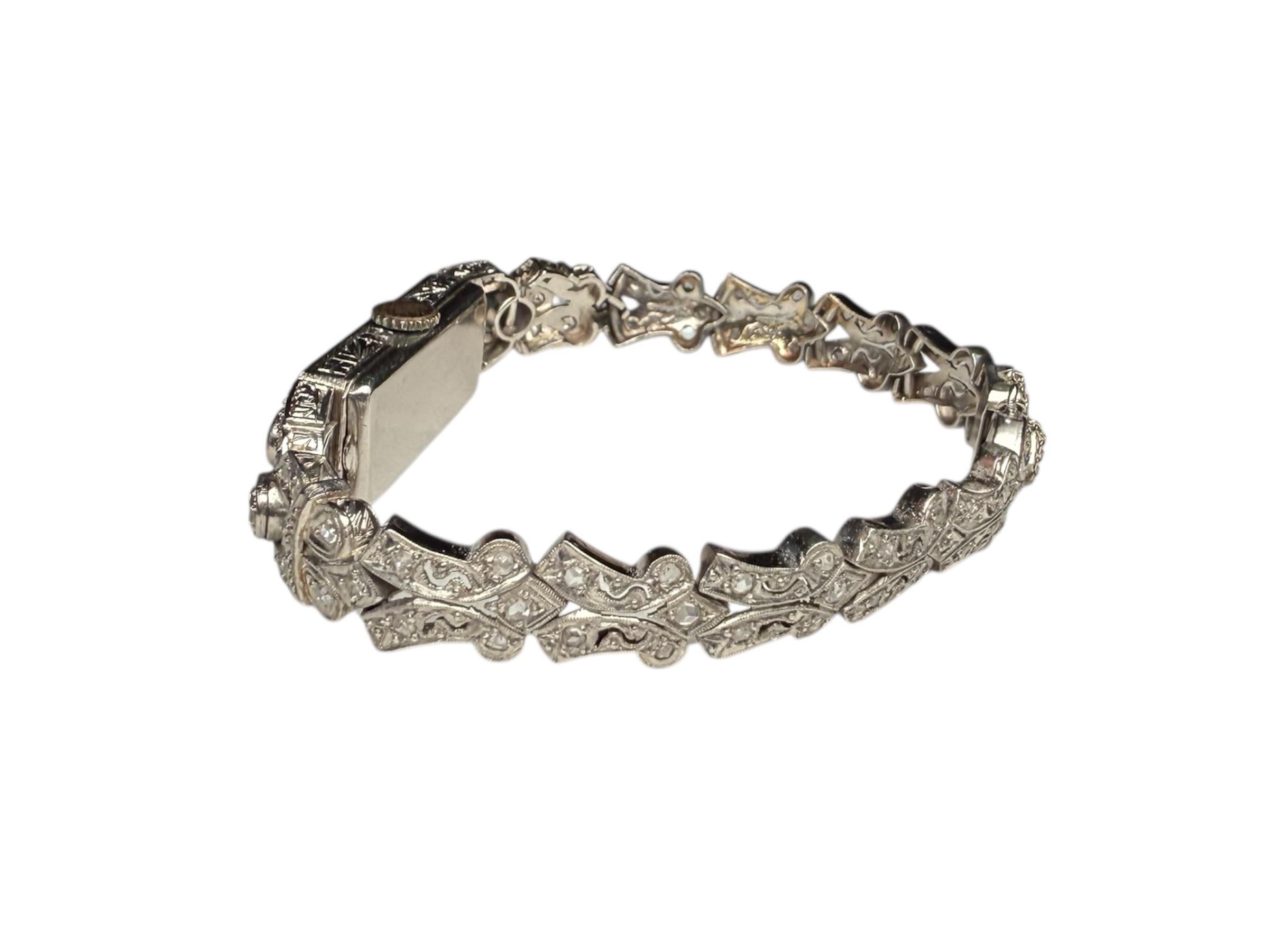 Reloj de pulsera de mujer Marvel de platino y diamantes en venta 2