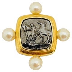 MARVELLA signiert Vintage Gold Silber Ton antike Münze Perle Designer Brosche MARVELLA signiert Vintage Gold Silber Ton antike Münze Perle Designer Brosche