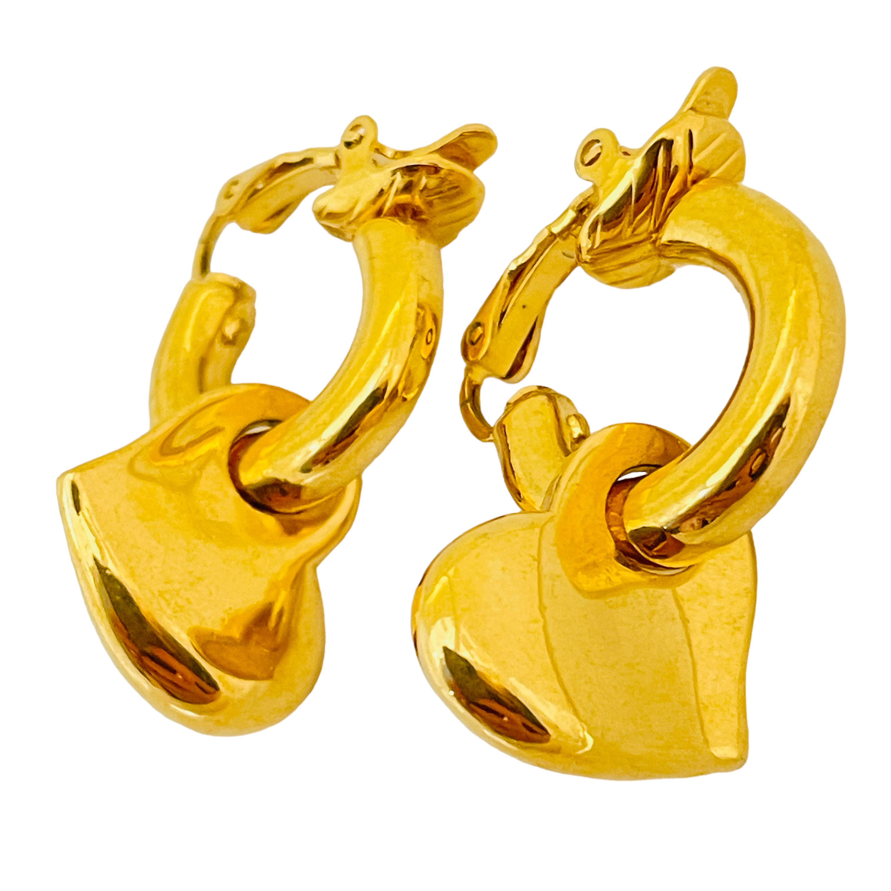 MARVELLA signiert Vintage Gold Ton baumeln Herzen Designer Clip auf Ohrringe für Damen oder Herren im Angebot