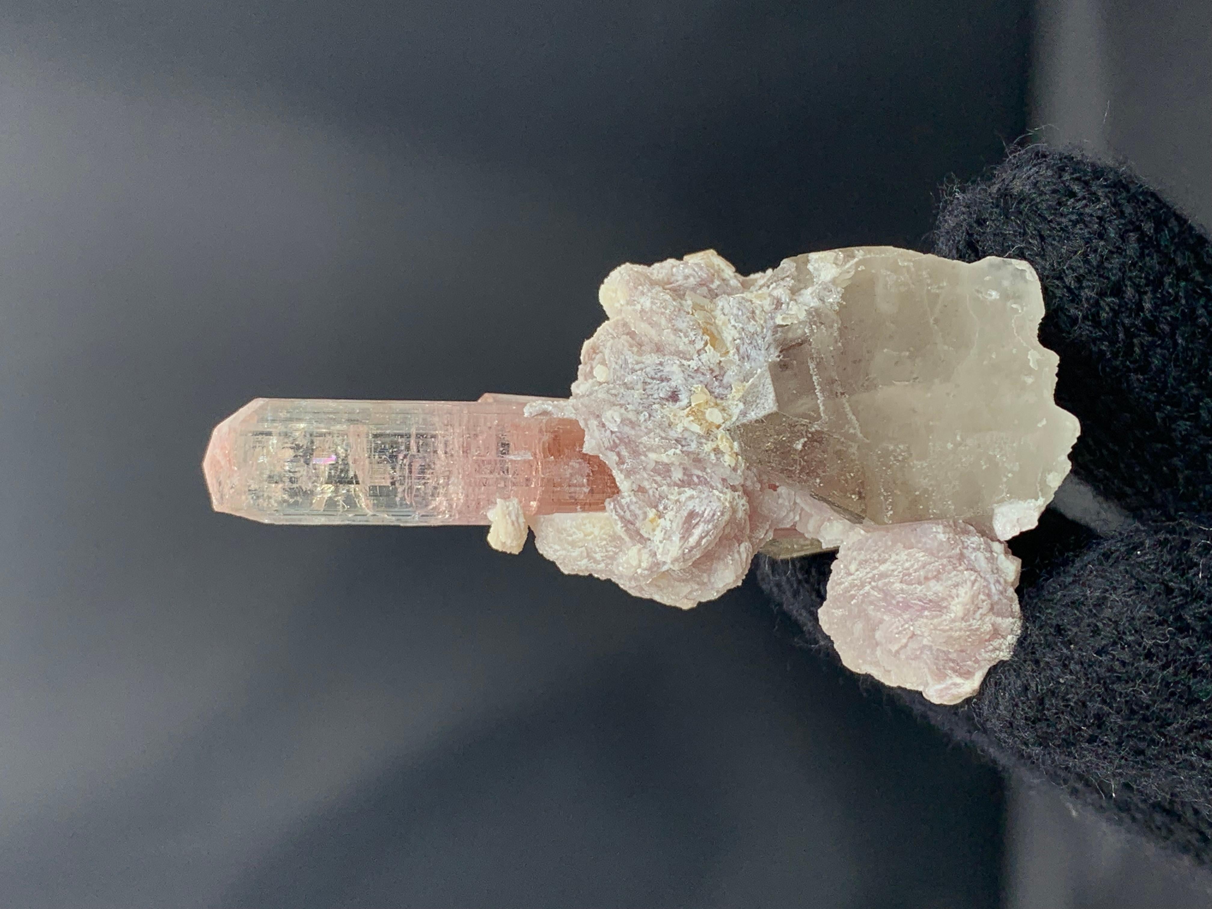 Pink Tourmaline Crystals On Smoky Quartz With Lepidolite From Afghanistan In condizioni ottime in vendita a Peshawar, PK