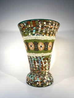 Maravilloso jarrón de cerámica con mosaico de Jean Gerbino para Vallauris, Francia