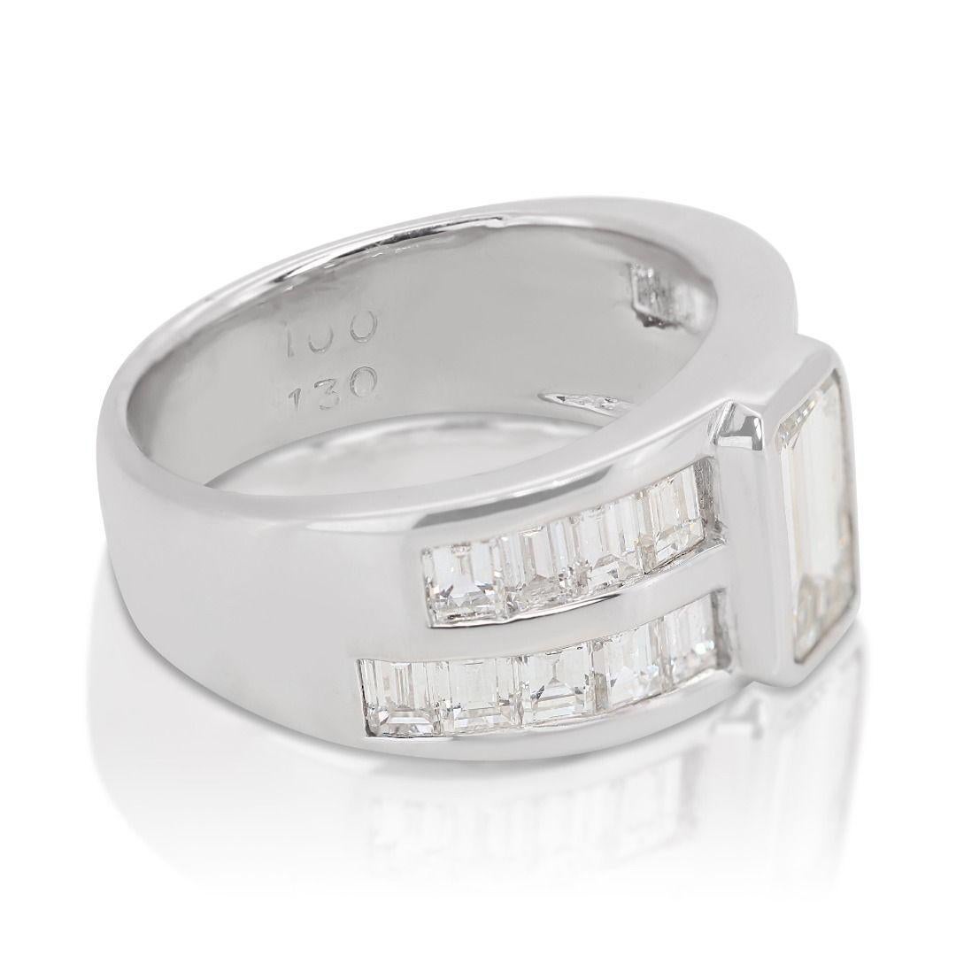 Marvelous 1 ct. Emerald Cut Diamond Ring In New Condition For Sale In רמת גן, IL