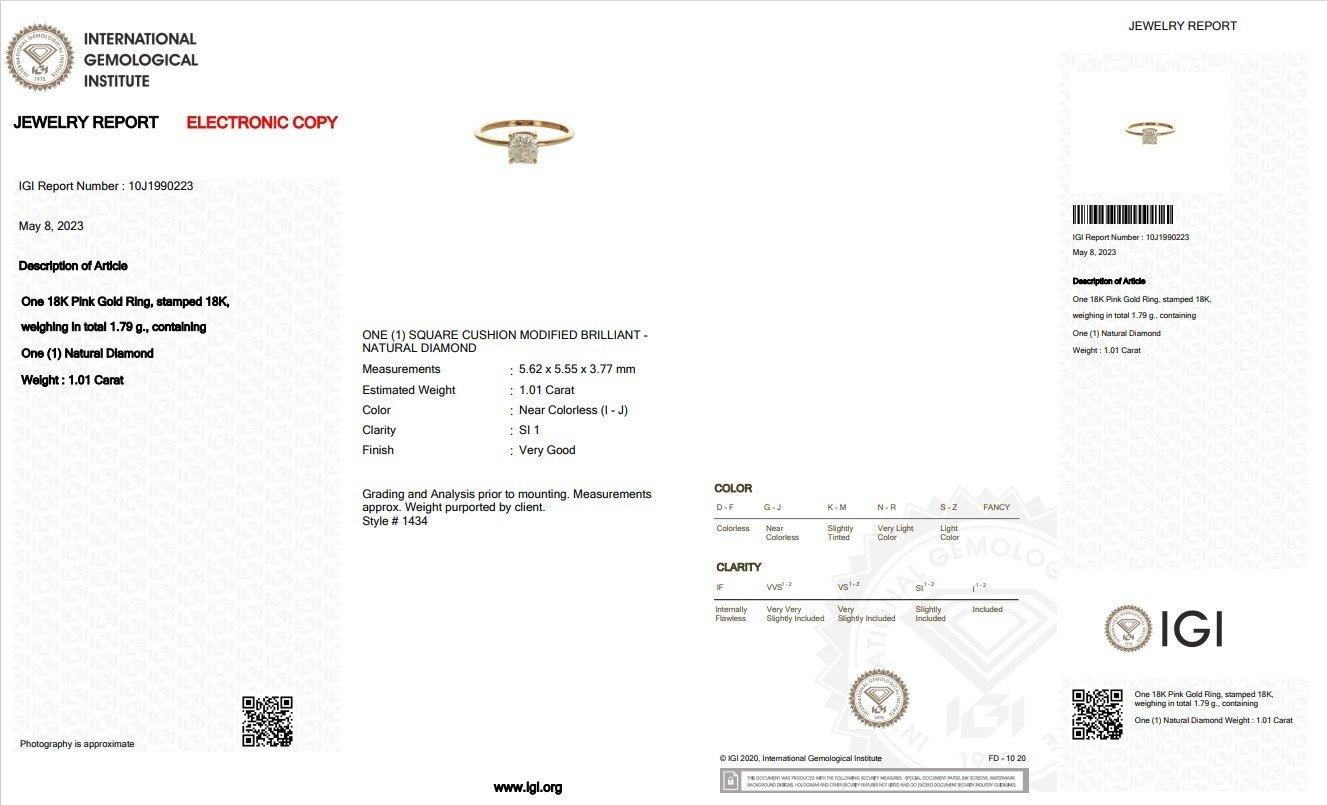 Ein eleganter, klassischer Solitärring mit einem 1,01-karätigen, quadratischen Diamanten im modifizierten Brillantschliff. Das Schmuckstück ist aus 18 Karat Roségold mit einer hochwertigen Politur gefertigt. Er wird mit einem IGI-Zertifikat und