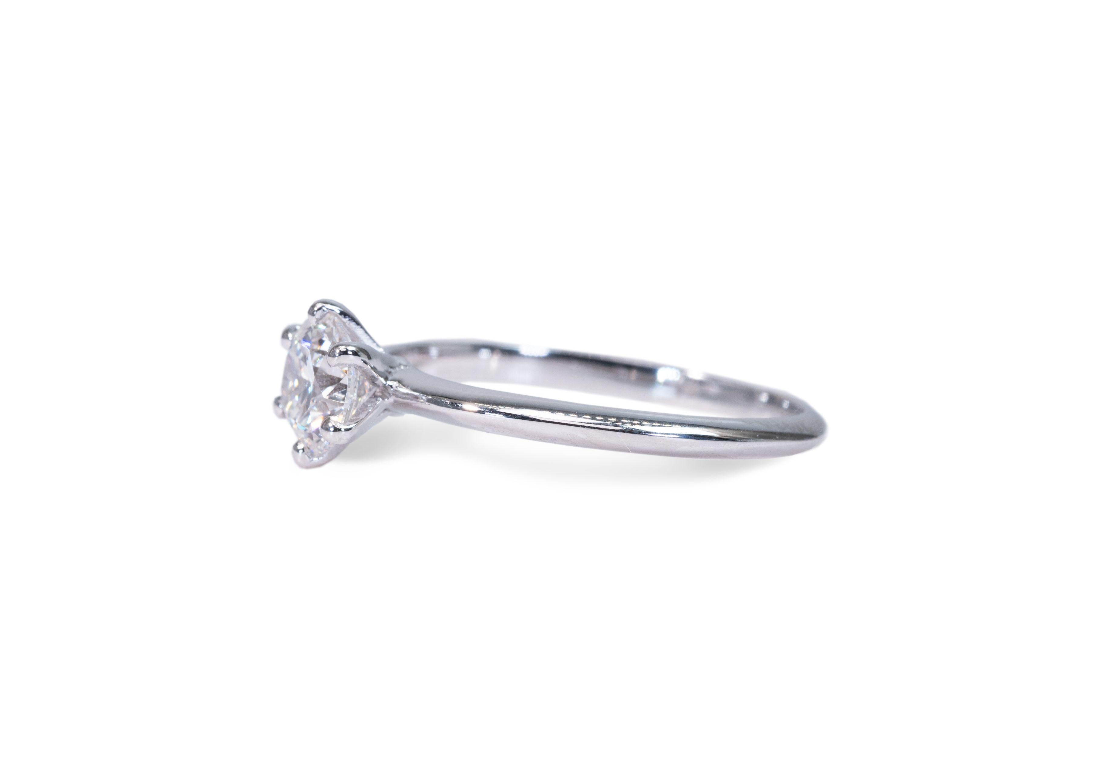 Women's Marvelous 18k White Gold Engagement Ring w/ 1ct Natural Diamonds IGI Certificate For Sale
