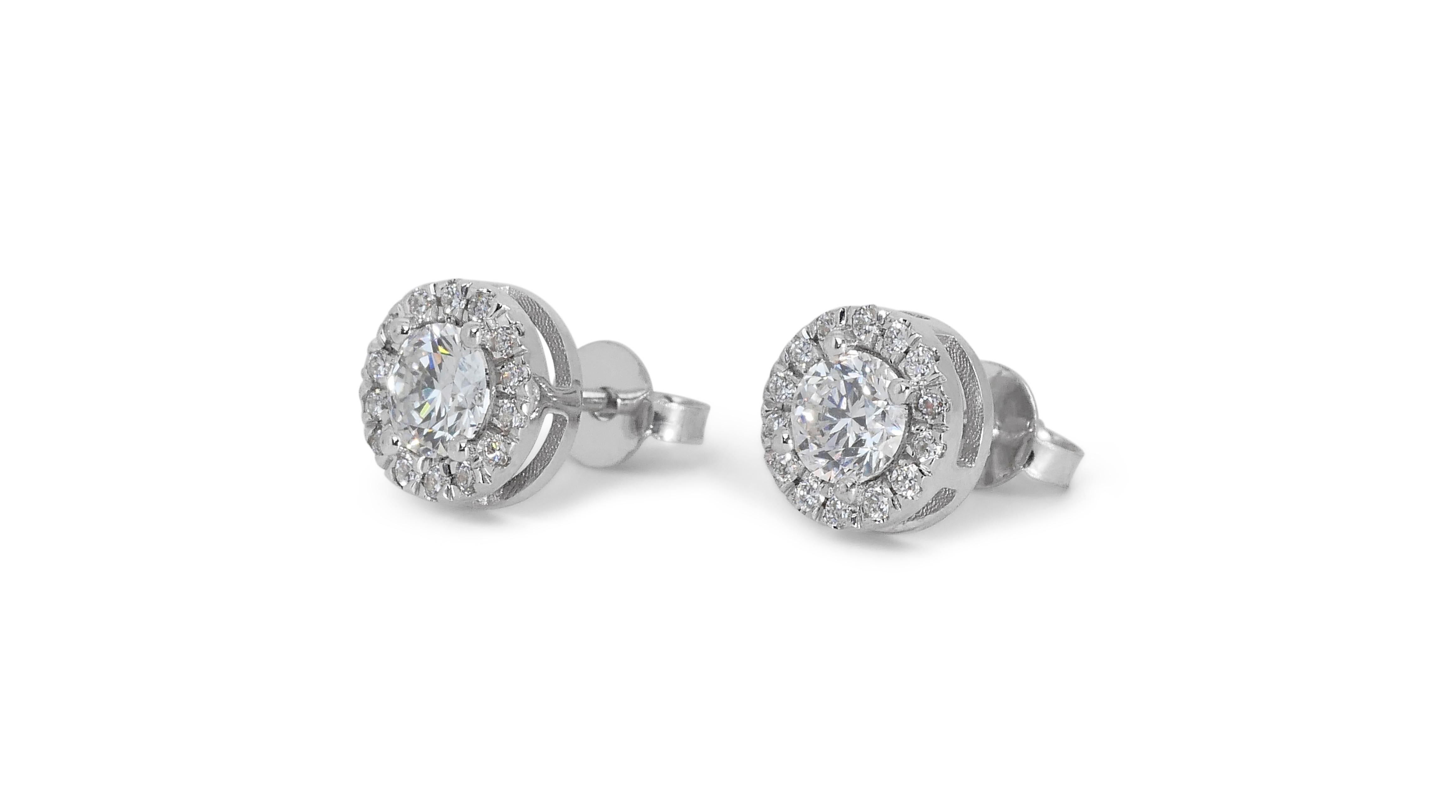 Marvelous 18k White Gold Halo Stud Earrings w/ 1.05ct Natural Diamonds AIG Cert In New Condition For Sale In רמת גן, IL