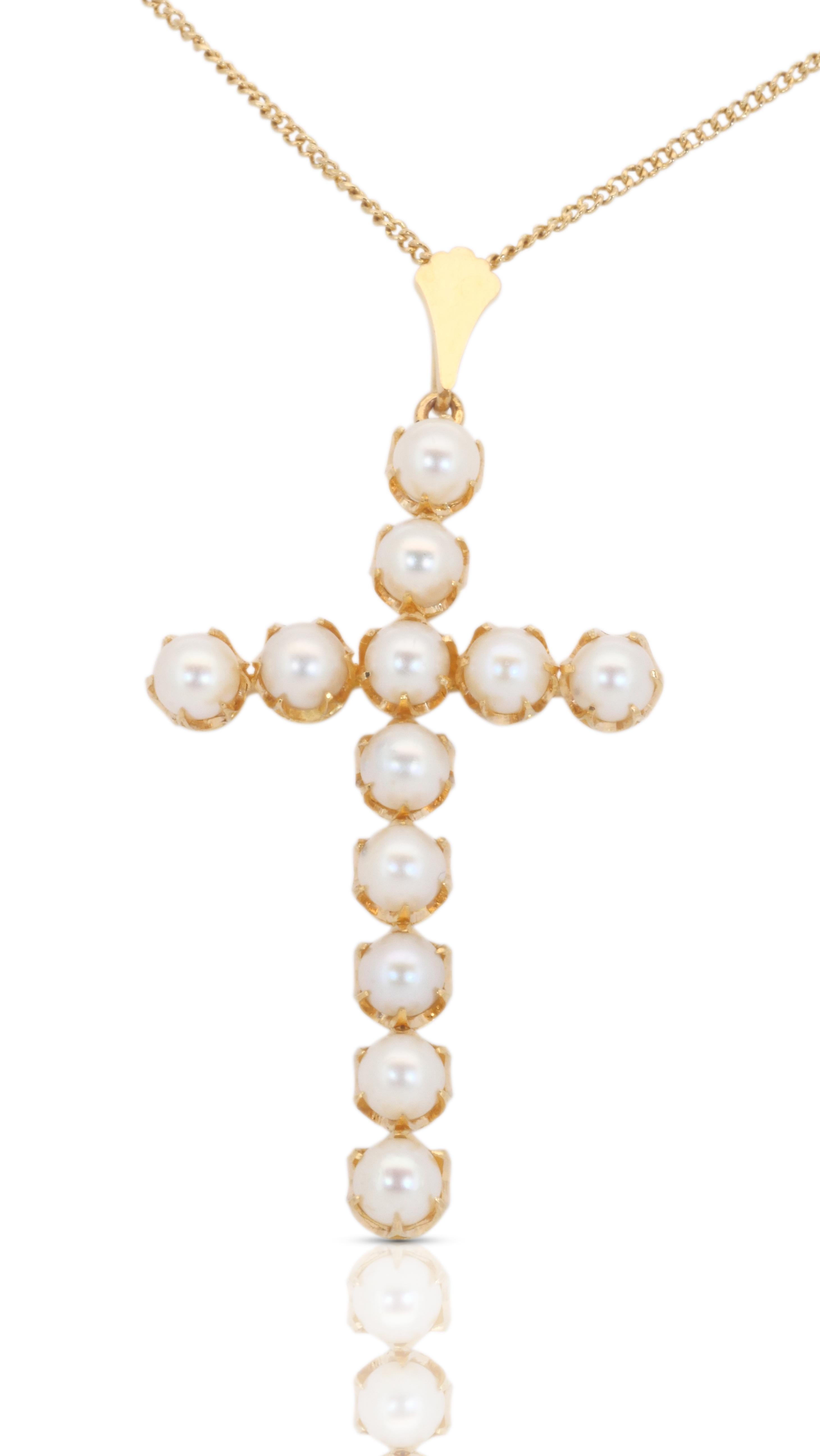 Round Cut Marvelous 18k Yellow Gold Cross Necklace W/ Pendant .02 Carat Natural Pearls For Sale