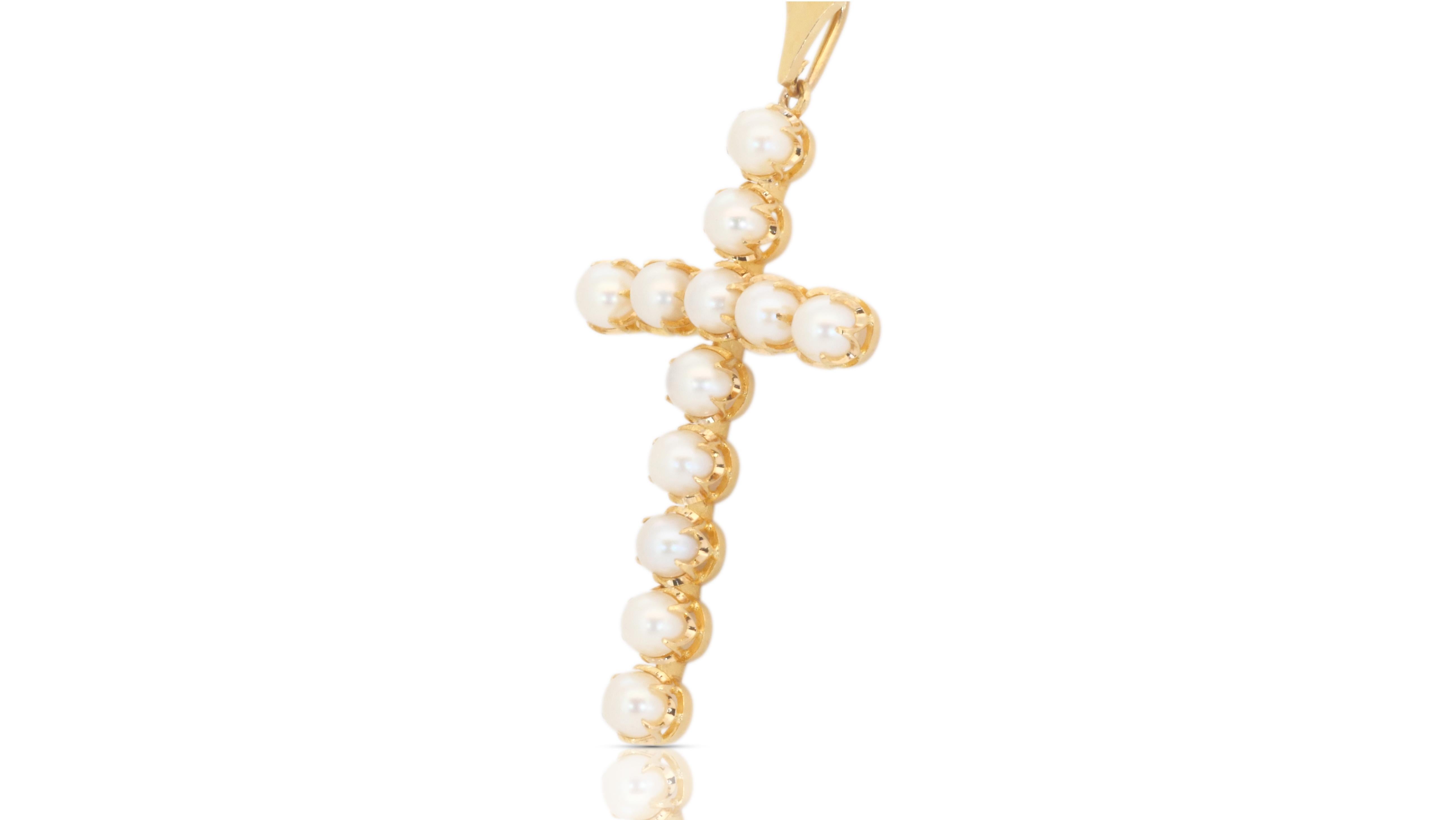 Marvelous 18k Yellow Gold Cross Necklace W/ Pendant .02 Carat Natural Pearls In New Condition For Sale In רמת גן, IL