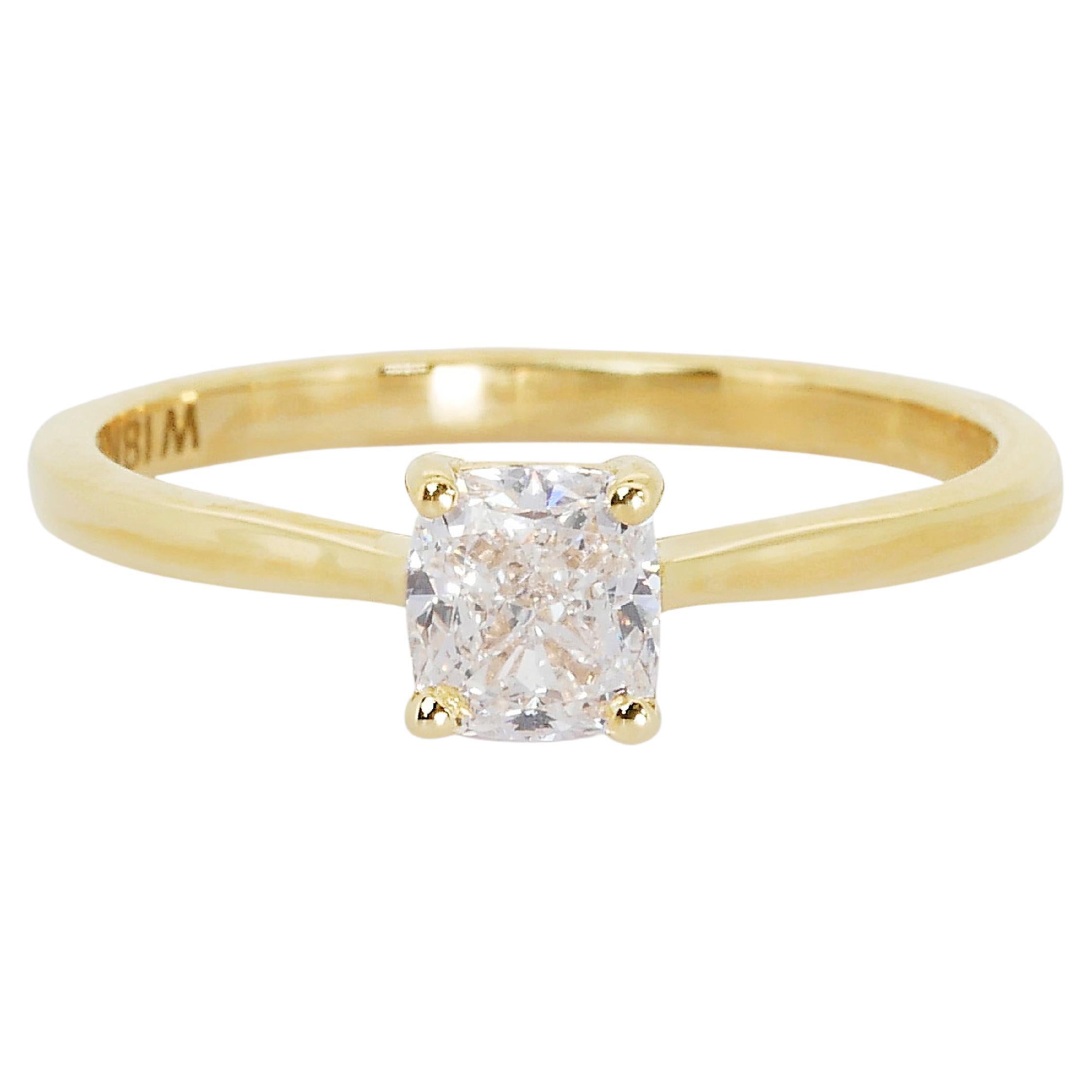 Marvelous 18k Yellow Gold Solitaire Ring w/ 0.7 Carat Natural Diamonds IGI Cert For Sale