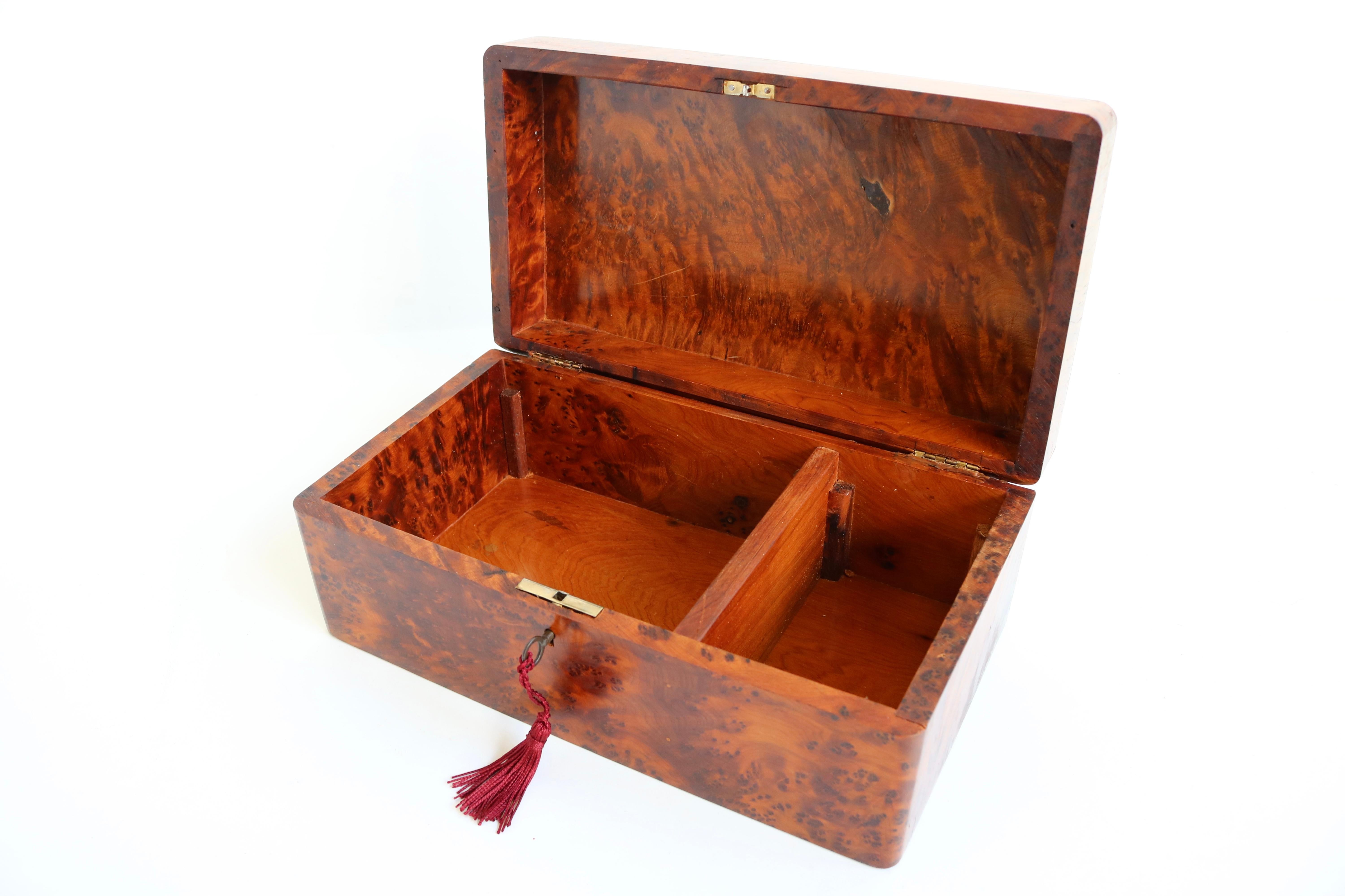 Marvelous 19th Century French Antique Jewelry Box Napoleon III in Burl Wood For Sale 8
