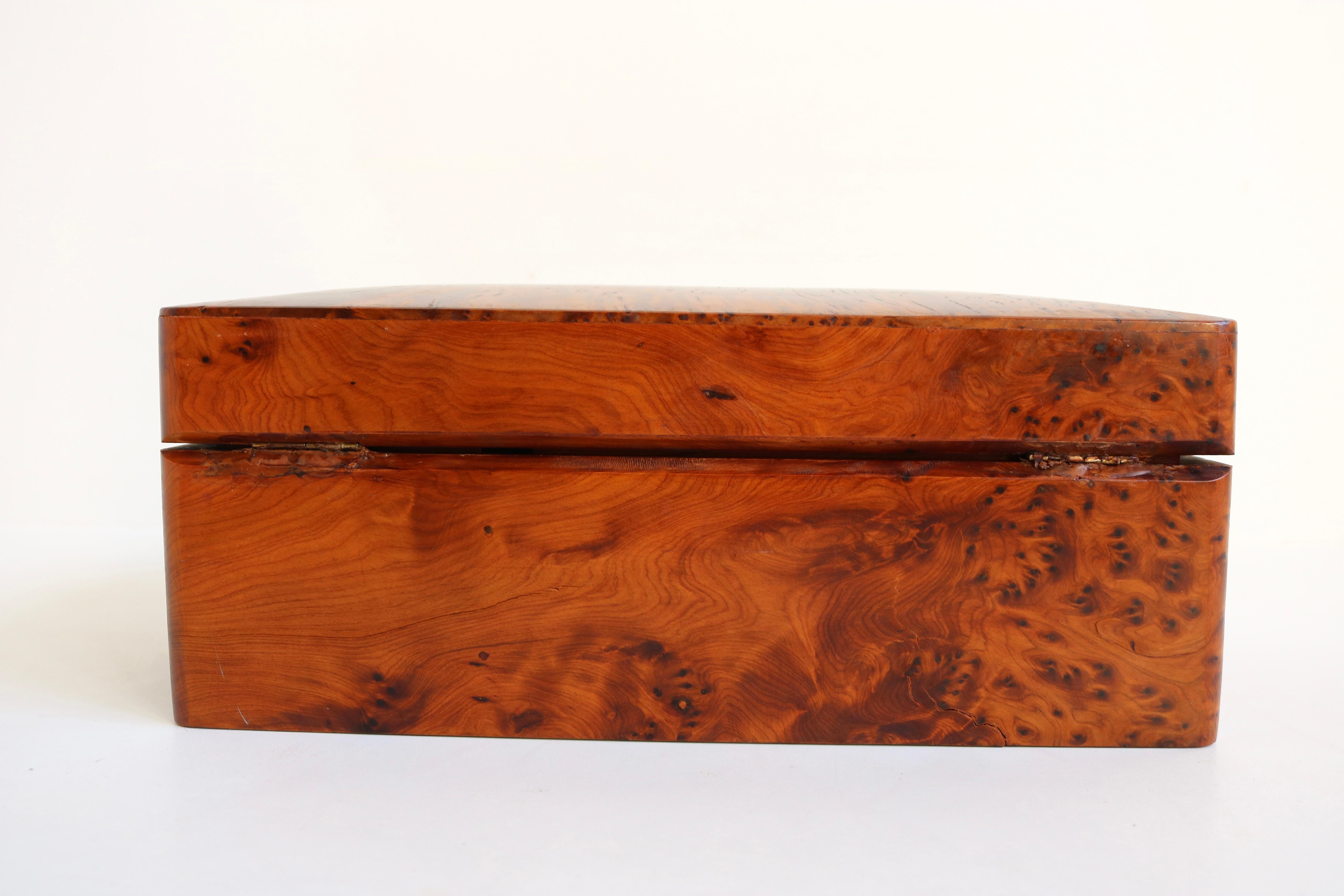 Marvelous 19th Century French Antique Jewelry Box Napoleon III in Burl Wood For Sale 2