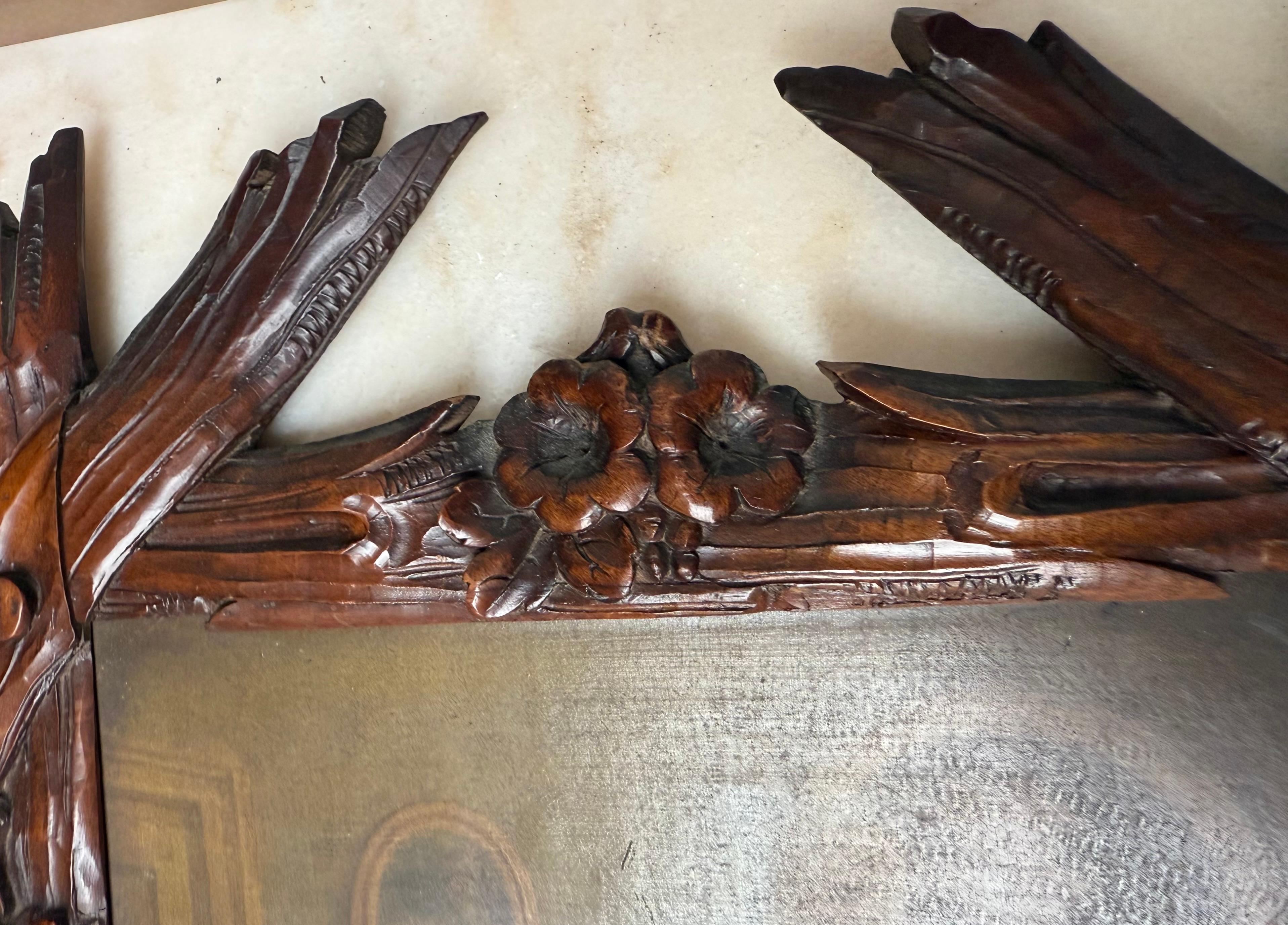 Marvelous and Antique Pair of 19th Century Black Forest Hand-Carved Wood Frames For Sale 8
