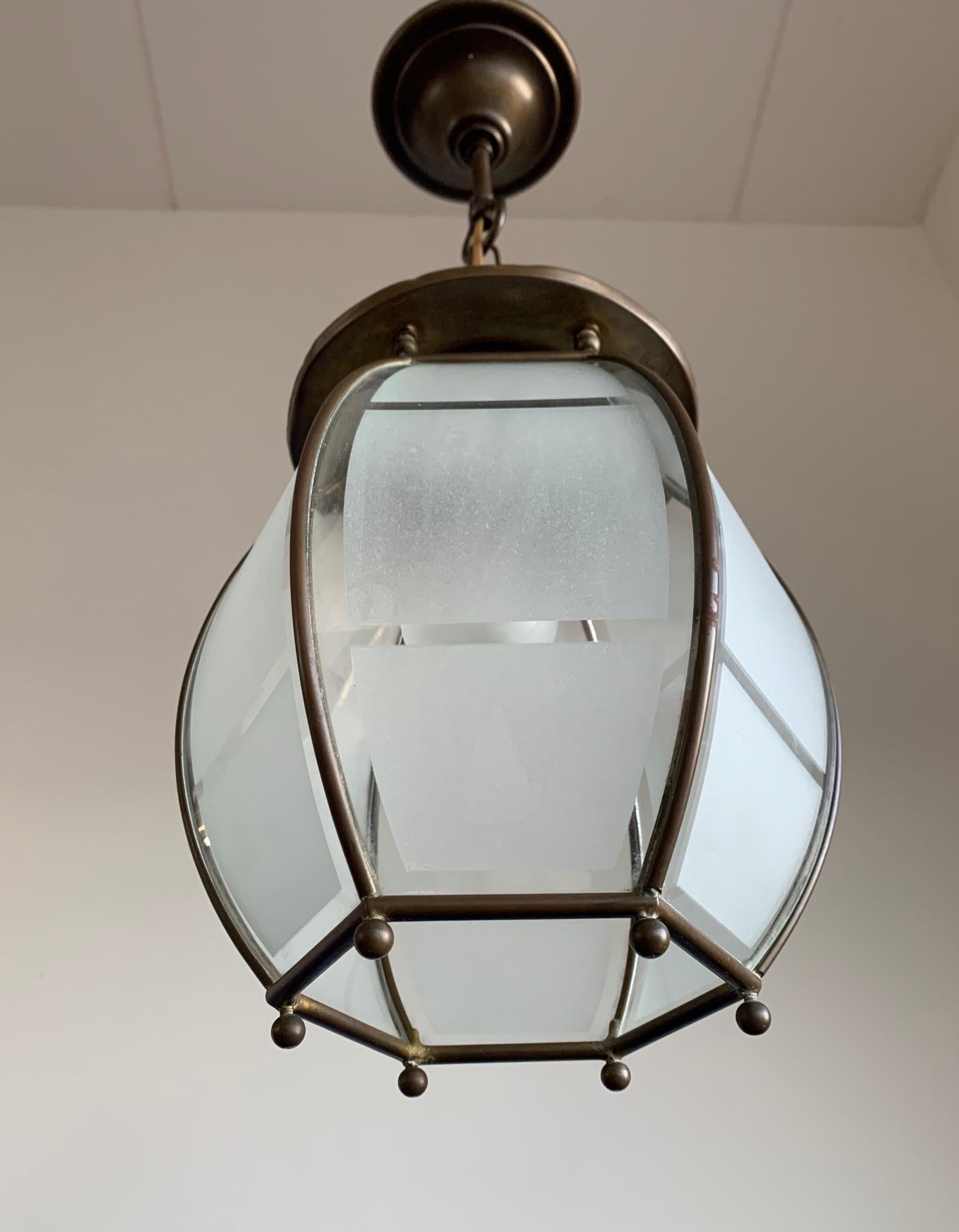 Ideal size and excellent quality pendant.

If you are looking for a beautiful and excellent condition Art Deco light to grace your entry hall or landing then this handcrafted fixture from the early 1900 could be ideal. Also, because it was
