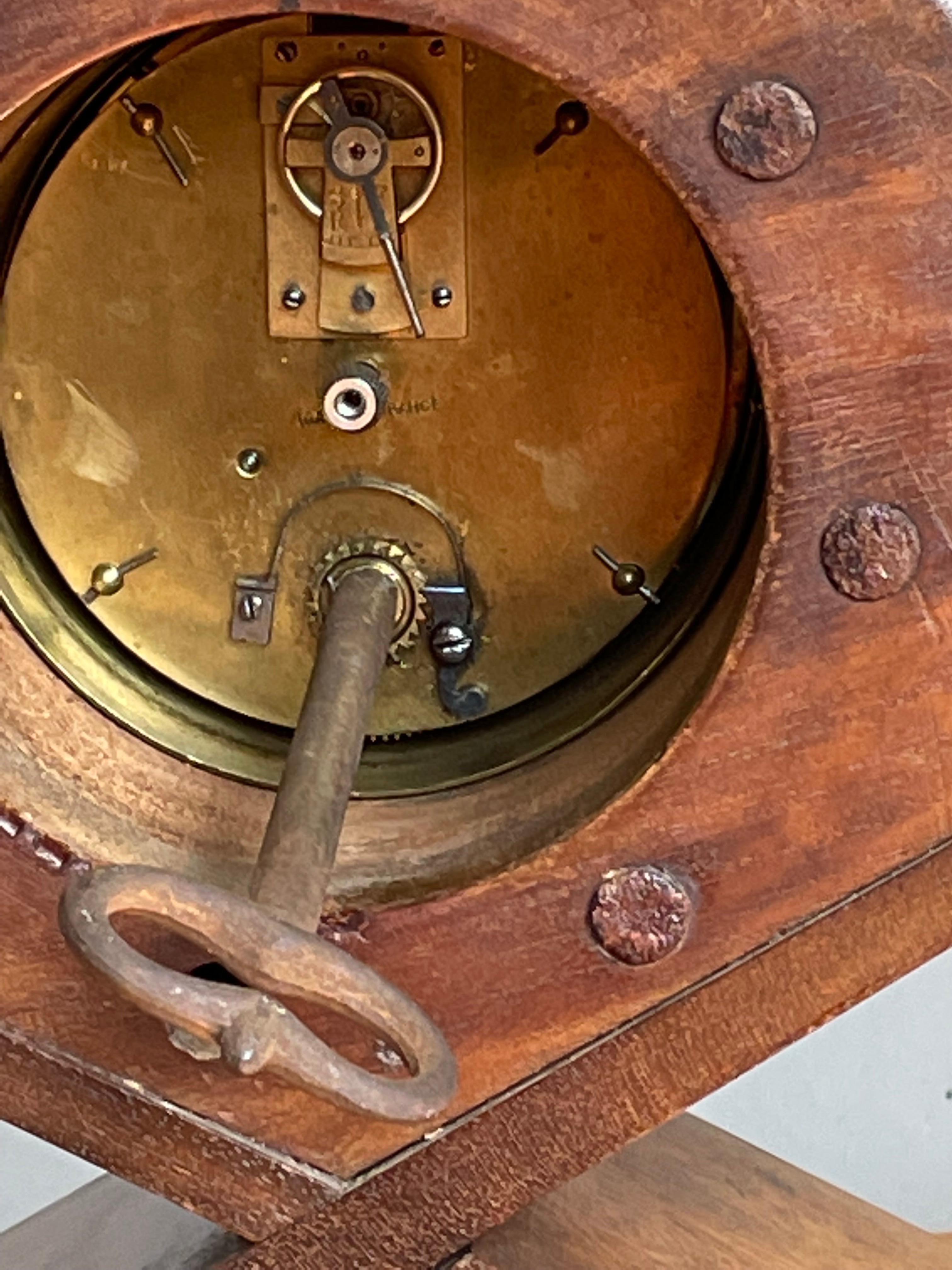 Marvelous Aviation Design Solid Walnut Art Deco Style Mantel or Desk Clock In Good Condition In Lisse, NL