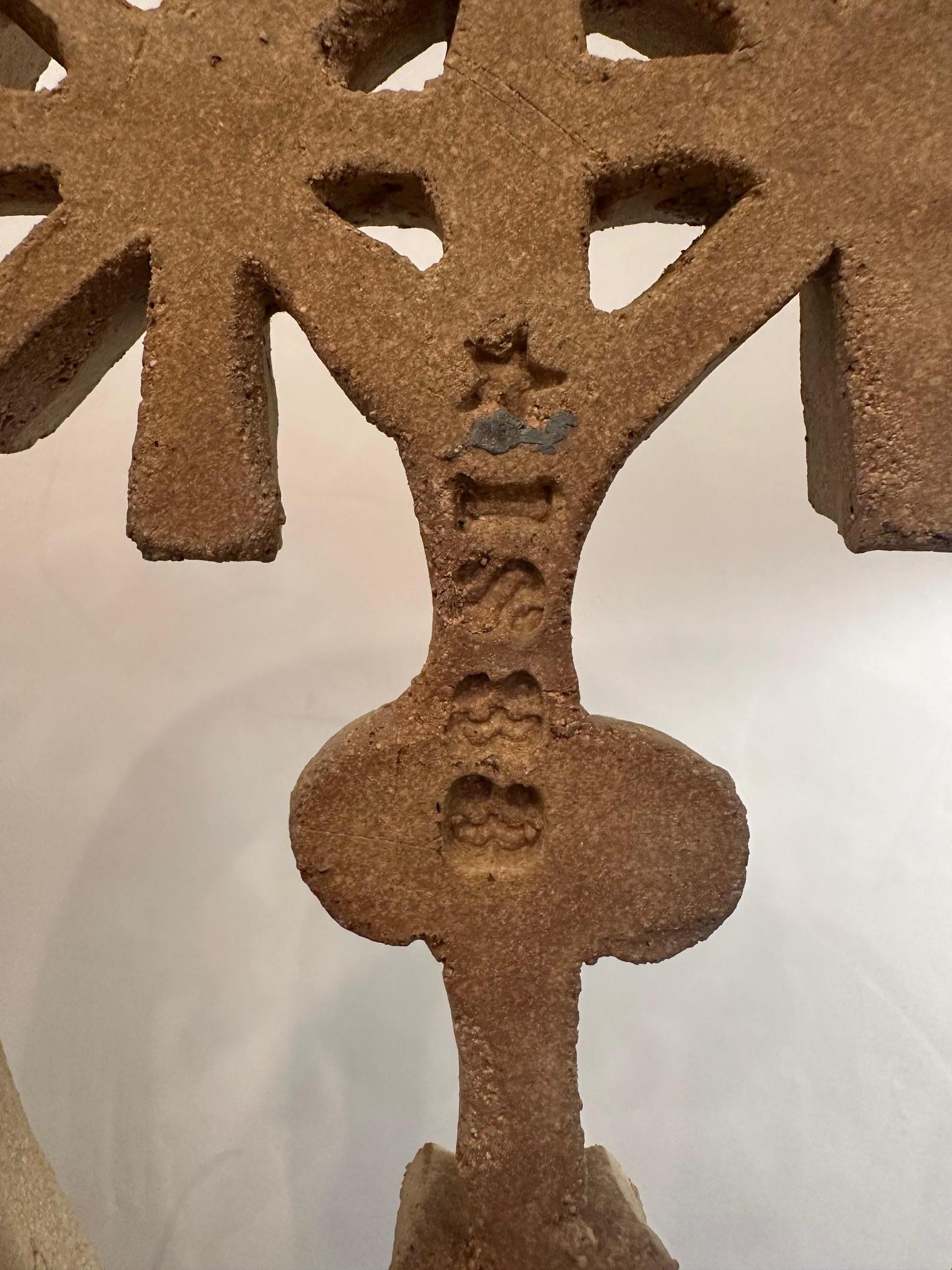 Meravigliosa scultura di ragazza stella in ceramica di Bennington Vermont su supporto personalizzato in vendita 4