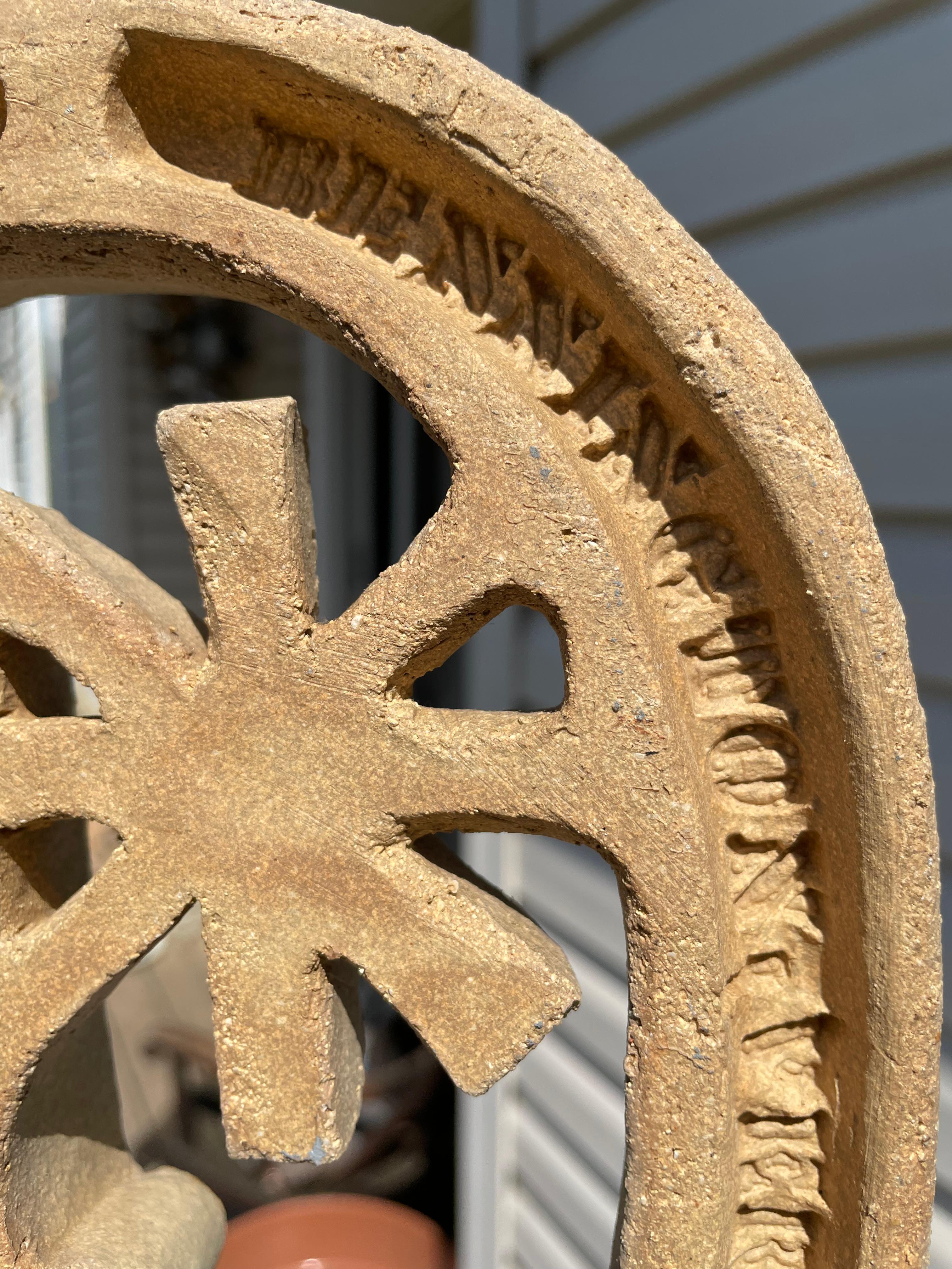 Terracotta Meravigliosa scultura di ragazza stella in ceramica di Bennington Vermont su supporto personalizzato in vendita