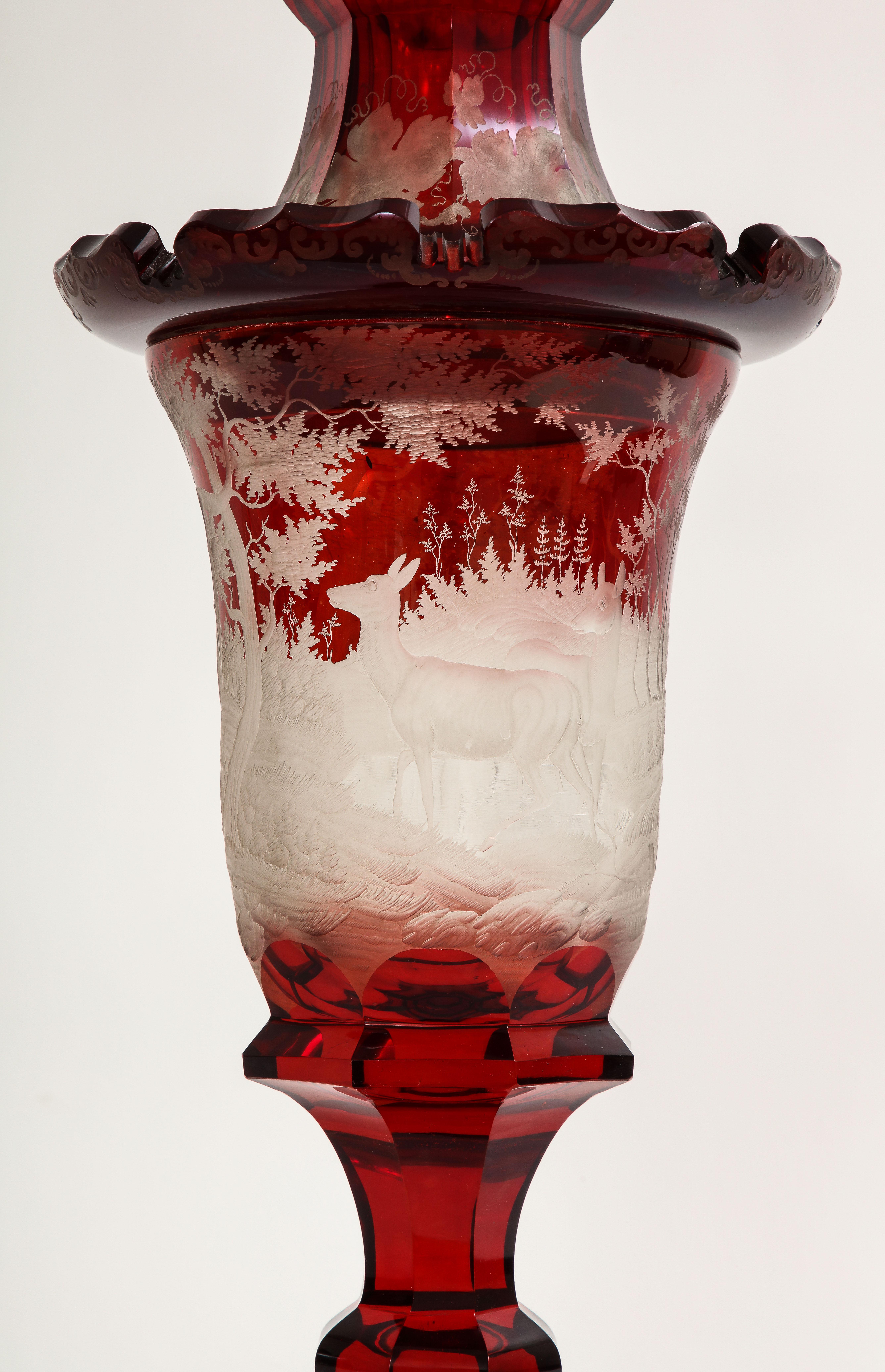 Marvelous Bohemian Red-Cut-to-Clear Kristall- Jagdszene mit Deckel aus Kristall im Angebot 5
