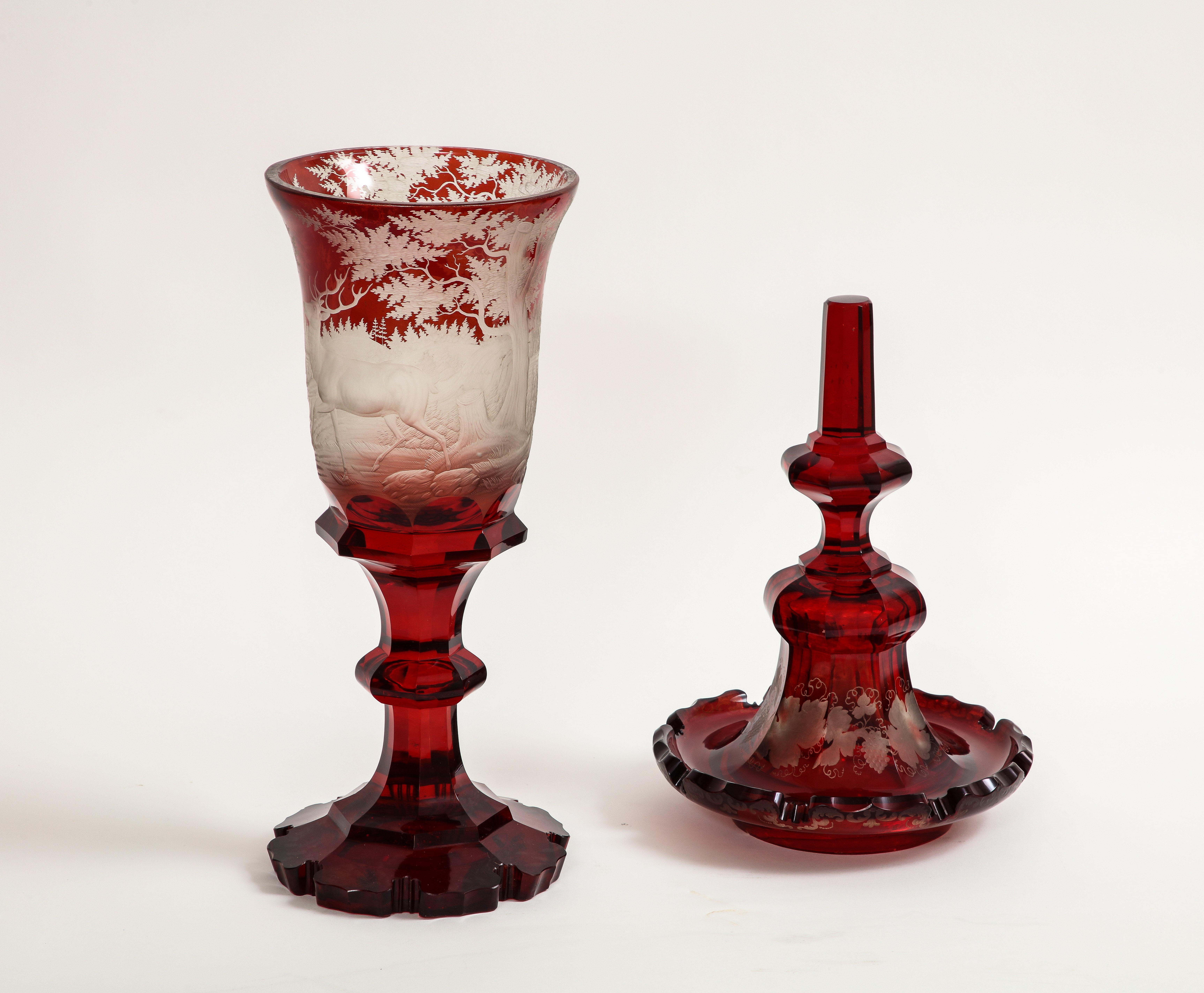 Marvelous Bohemian Red-Cut-to-Clear Kristall- Jagdszene mit Deckel aus Kristall im Zustand „Gut“ im Angebot in New York, NY