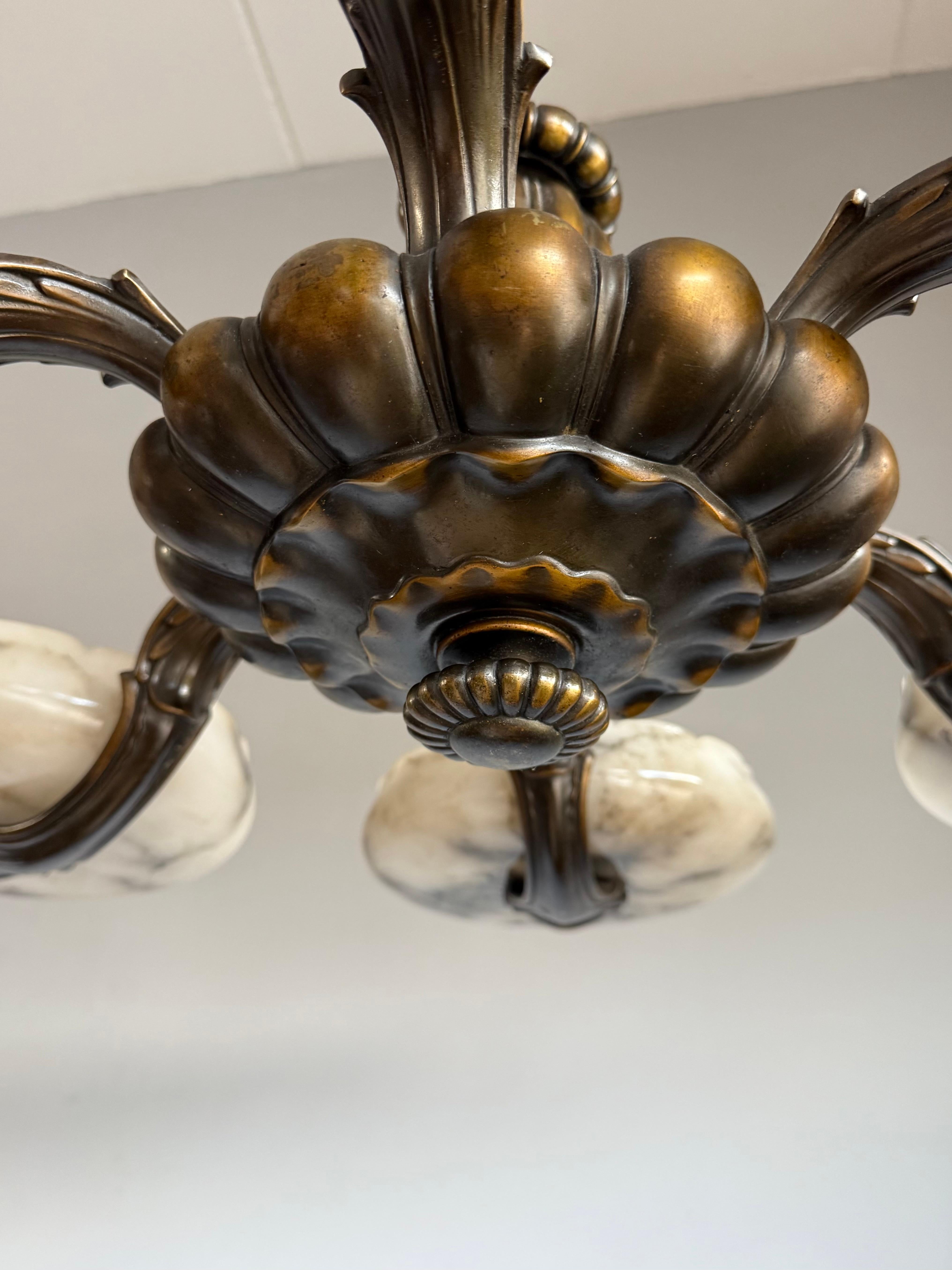 Ottone MARVELOUS Bronze Art Deco Chandelier / Pendant with SIX LARGE Alabaster Shades (lampadario in bronzo con sei grandi paralumi in alabastro) in vendita