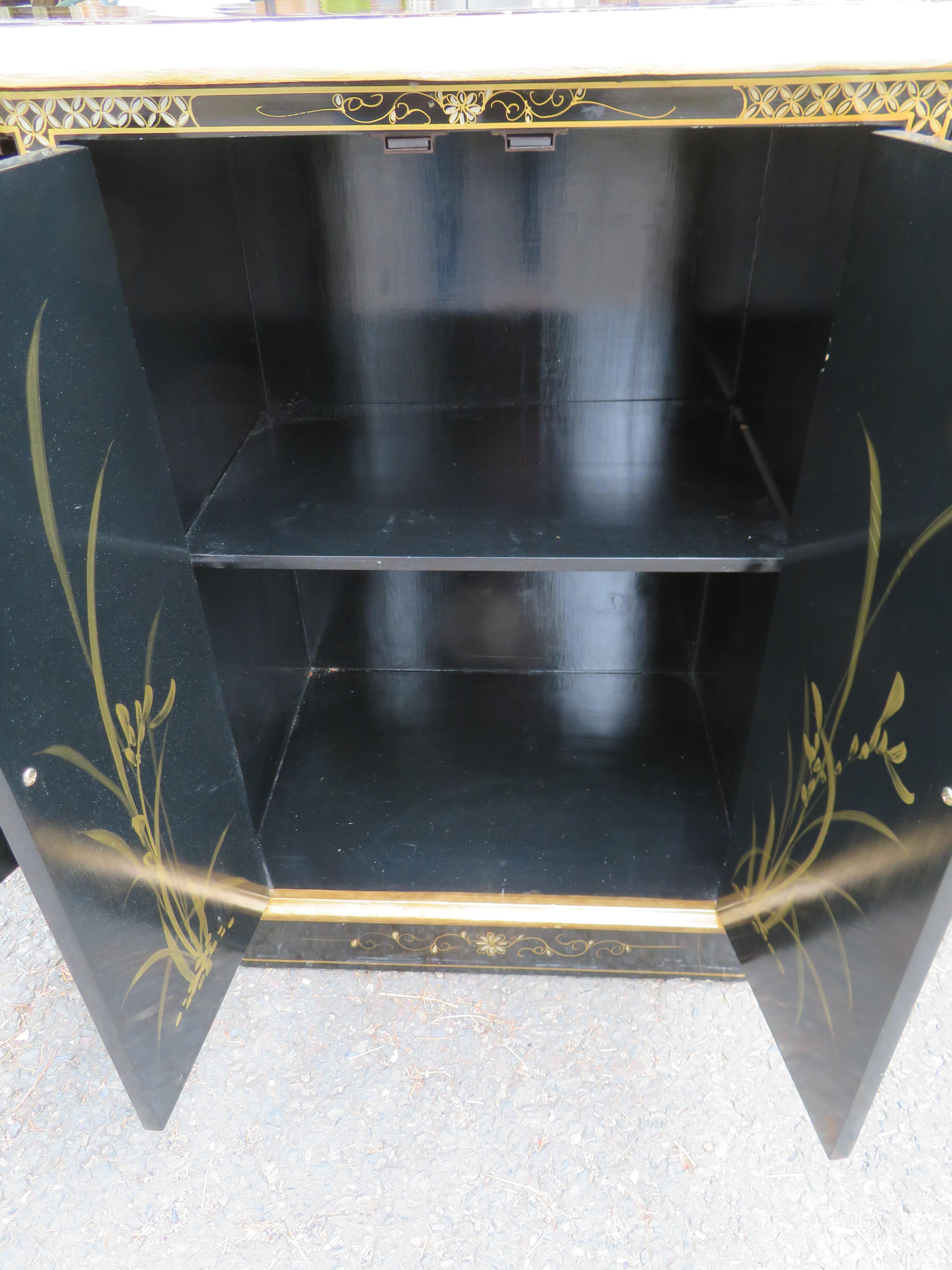 Marvelous Chinoiserie Black Lacquered Console Cabinet Hand-Painted Floral For Sale 1