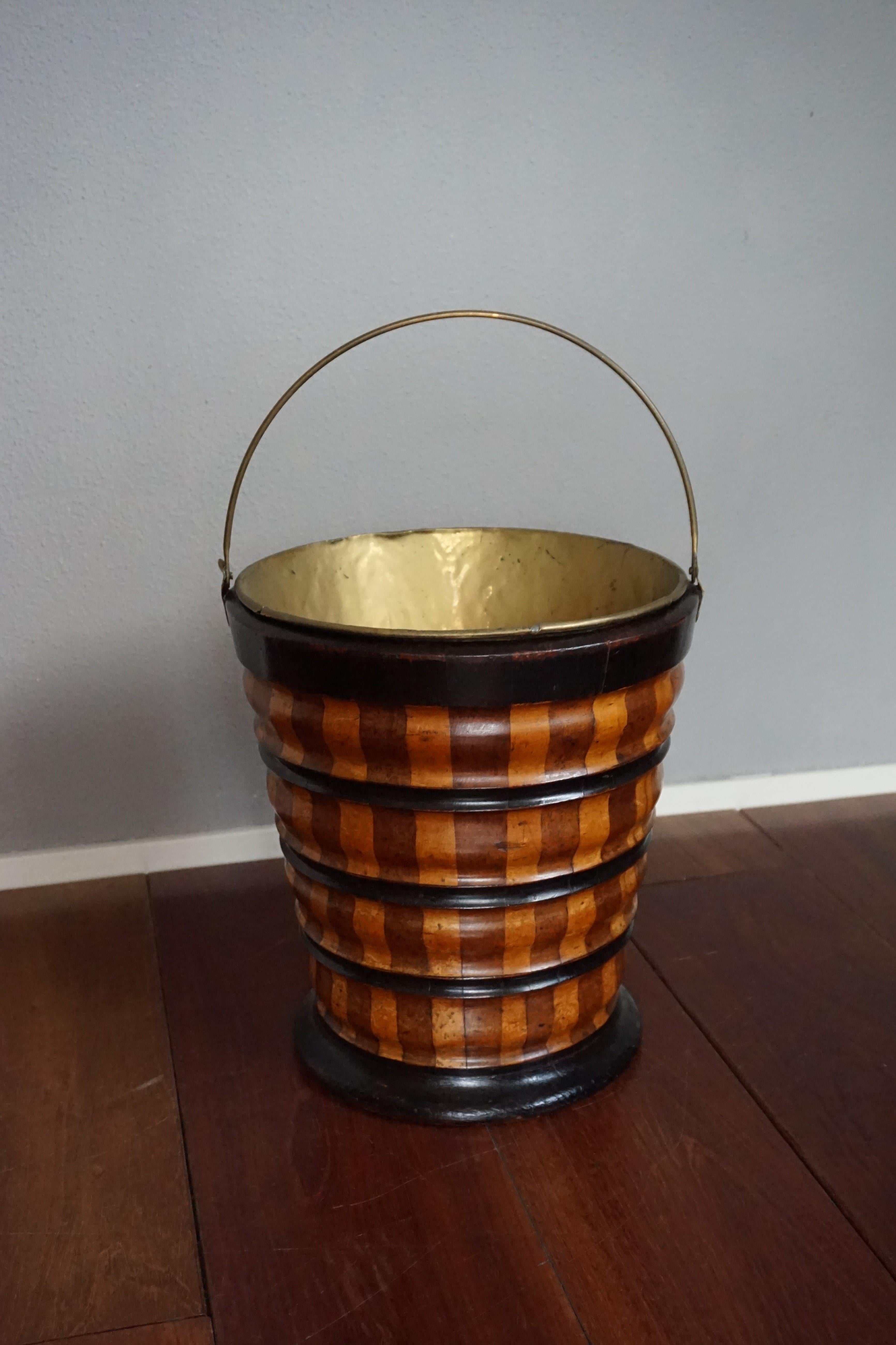 Marvelous Design & Colors 19th Century Two-Tone Wooden Dutch Regency Tea Bucket 6